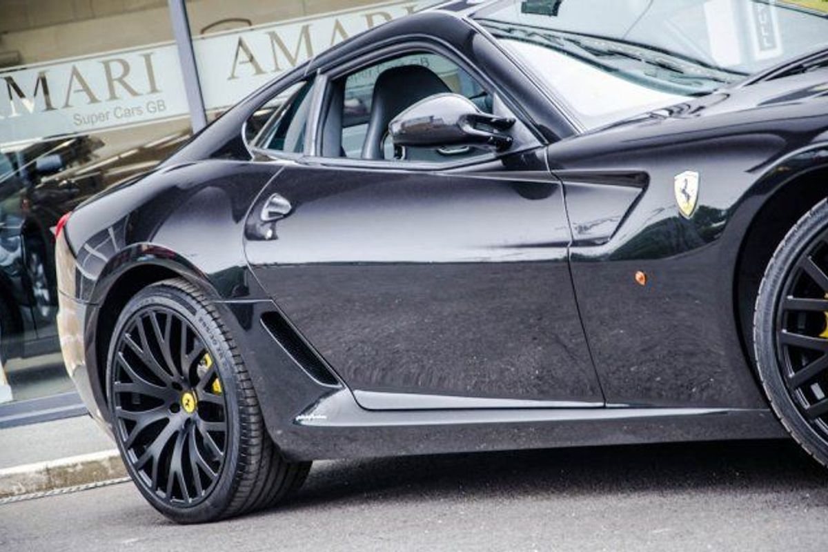 FERRARI 599 GTB F1 In Nero Daytona