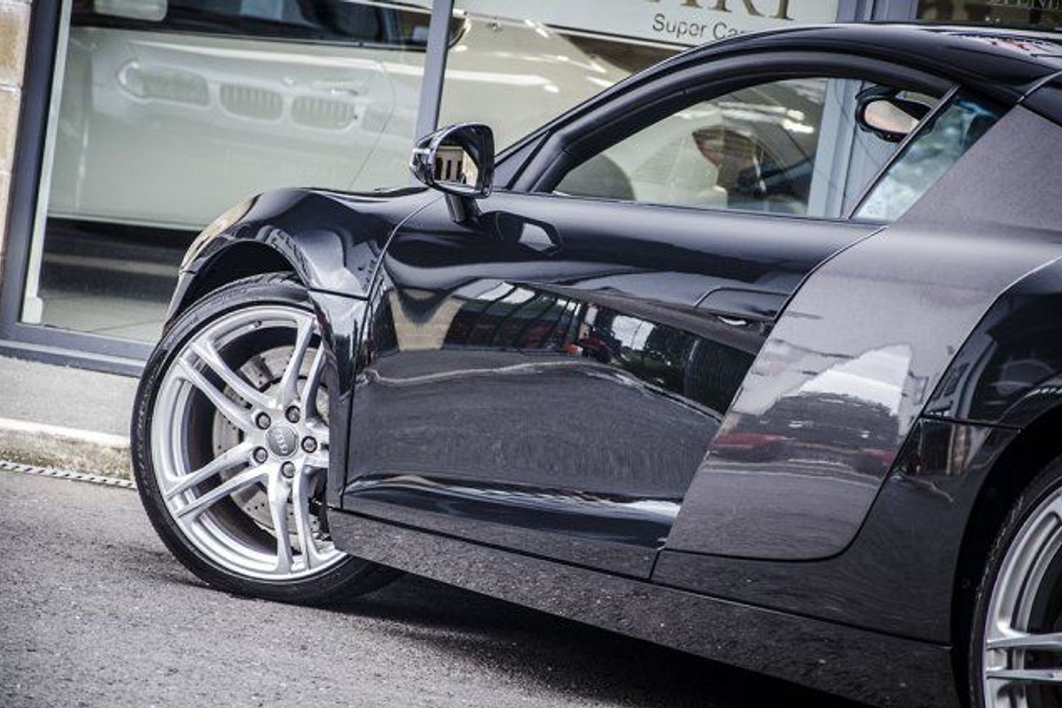 AUDI R8 V8 4.2 FSI 6 Speed Manual