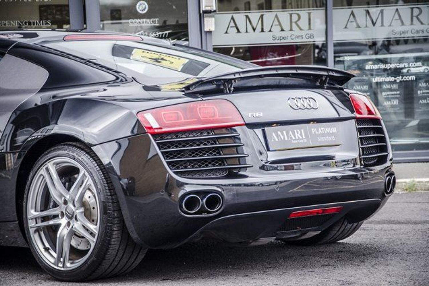 AUDI R8 V8 4.2 FSI 6 Speed Manual
