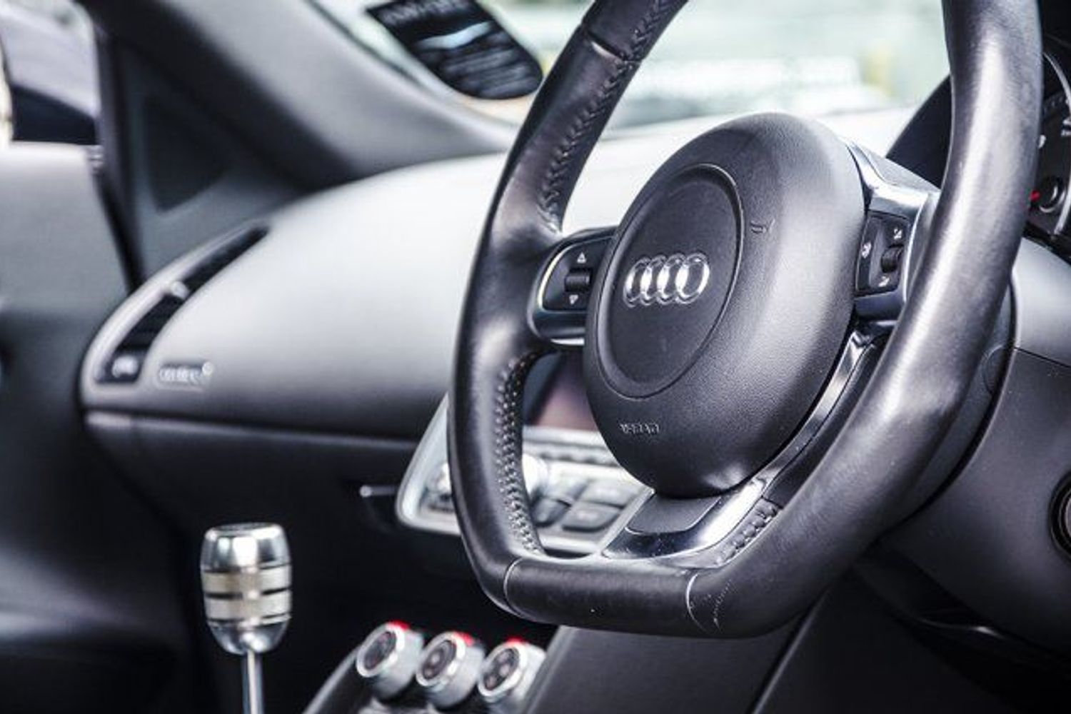 AUDI R8 V8 4.2 FSI 6 Speed Manual