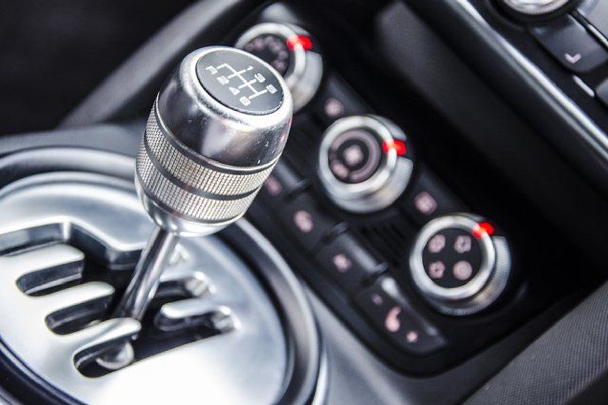 AUDI R8 V8 4.2 FSI 6 Speed Manual