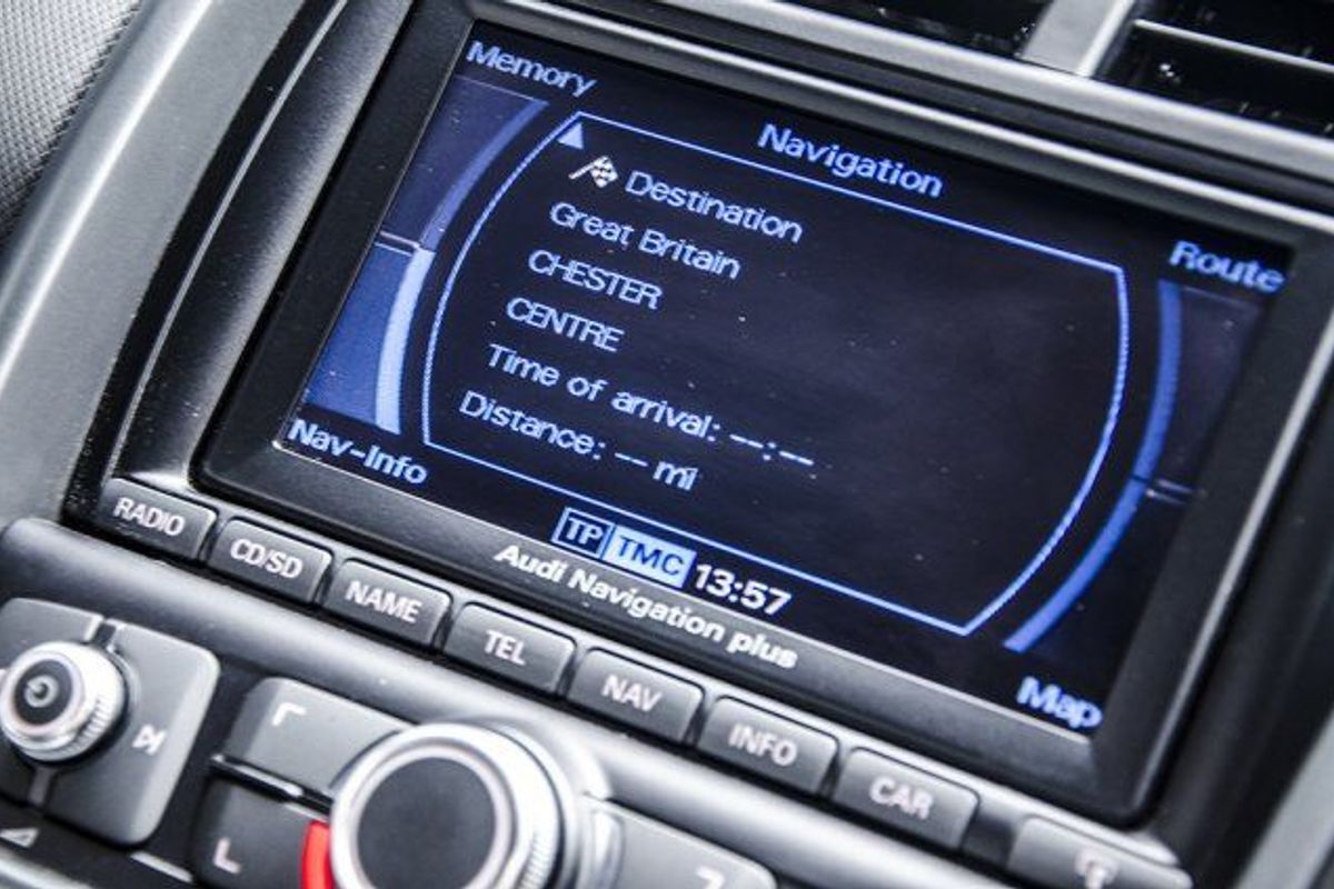 AUDI R8 V8 4.2 FSI 6 Speed Manual