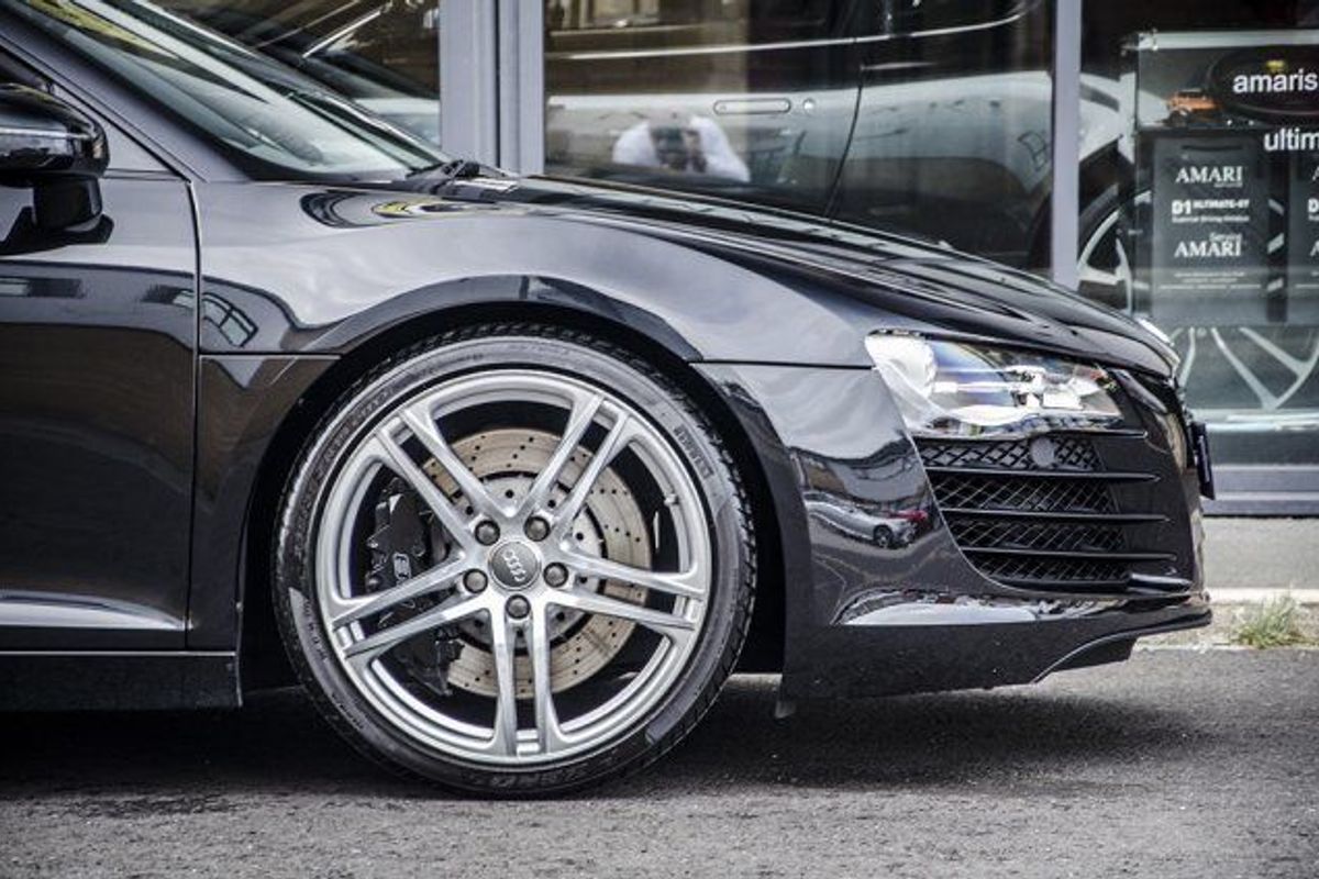 AUDI R8 V8 4.2 FSI 6 Speed Manual