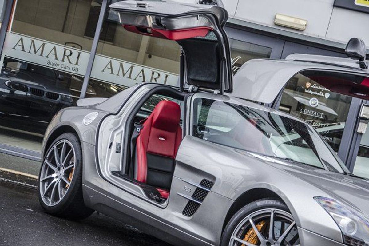 MERCEDES-BENZ SLS AMG Gullwing
