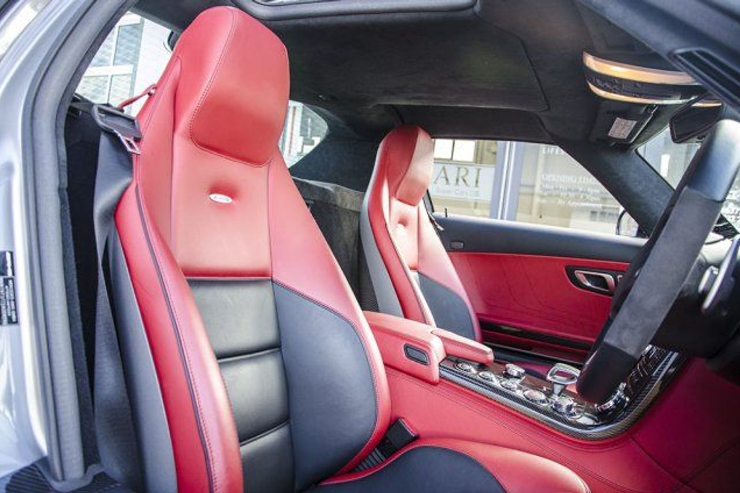 MERCEDES-BENZ SLS AMG Gullwing