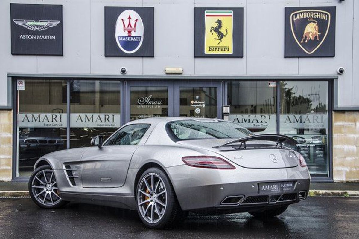 MERCEDES-BENZ SLS AMG Gullwing