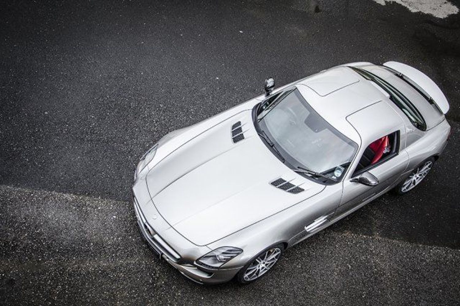 MERCEDES-BENZ SLS AMG Gullwing