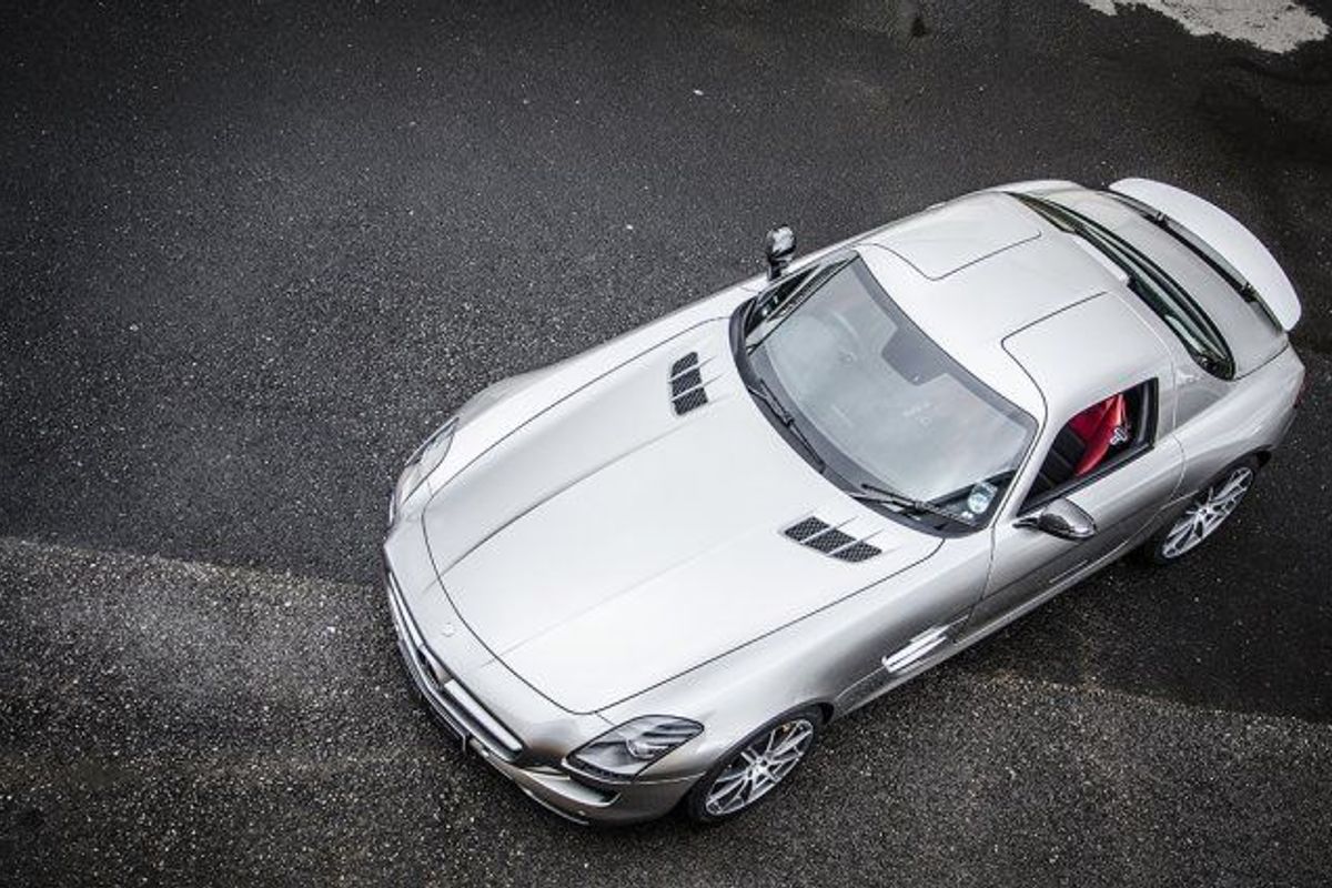 MERCEDES-BENZ SLS AMG Gullwing