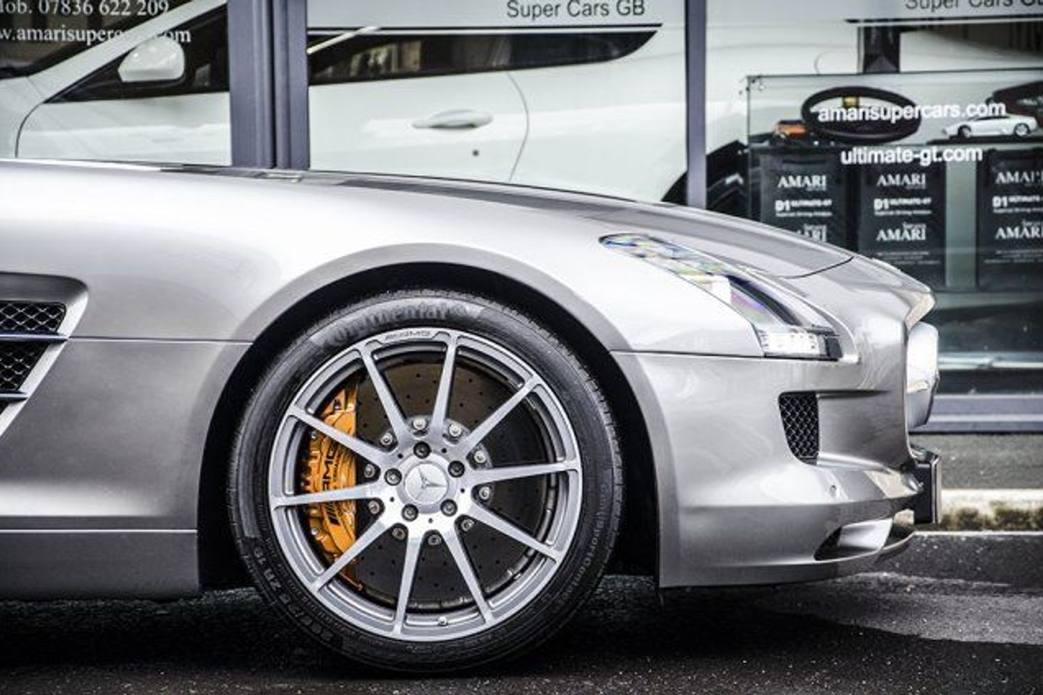 MERCEDES-BENZ SLS AMG Gullwing
