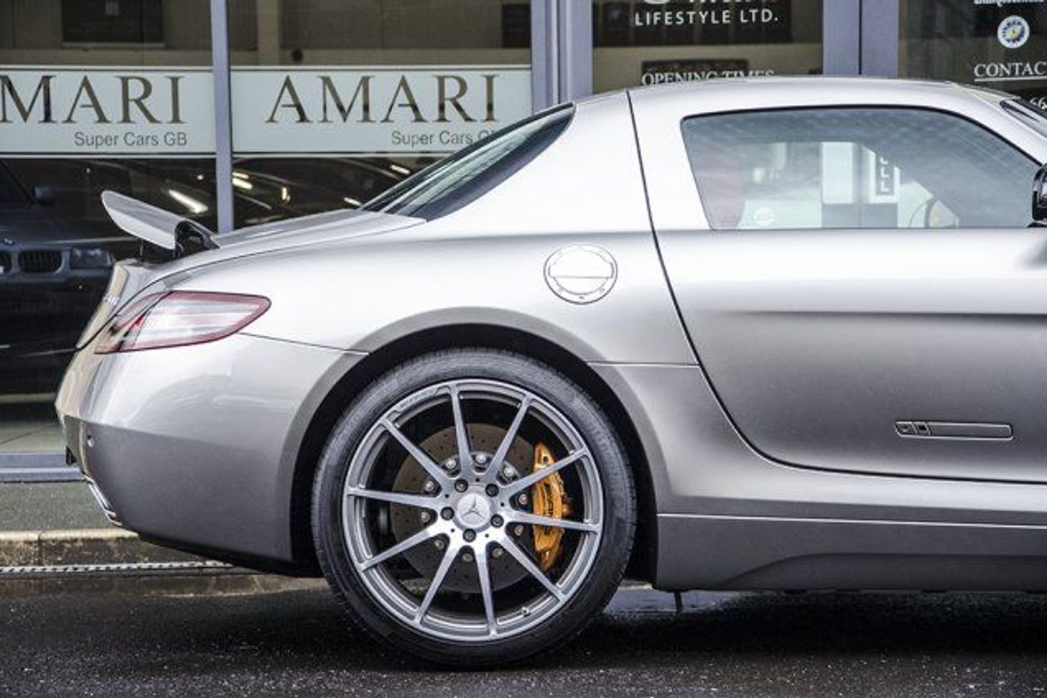MERCEDES-BENZ SLS AMG Gullwing