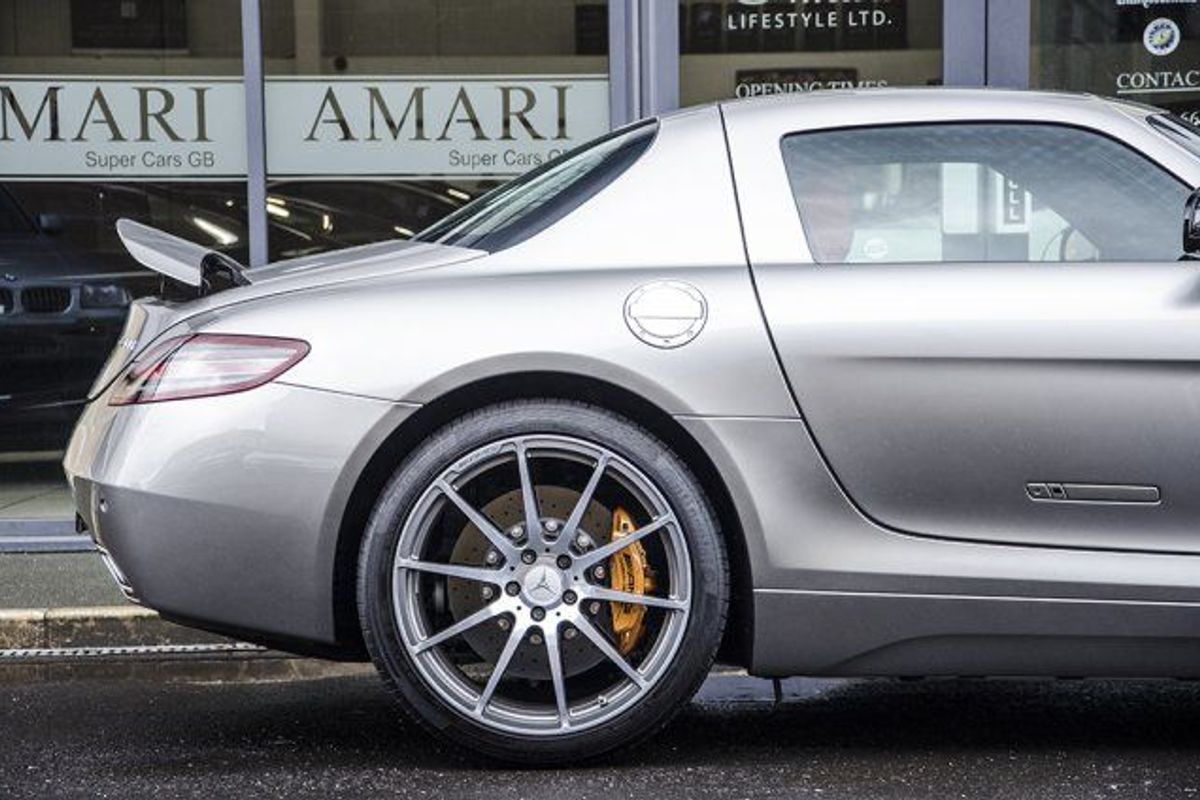 MERCEDES-BENZ SLS AMG Gullwing