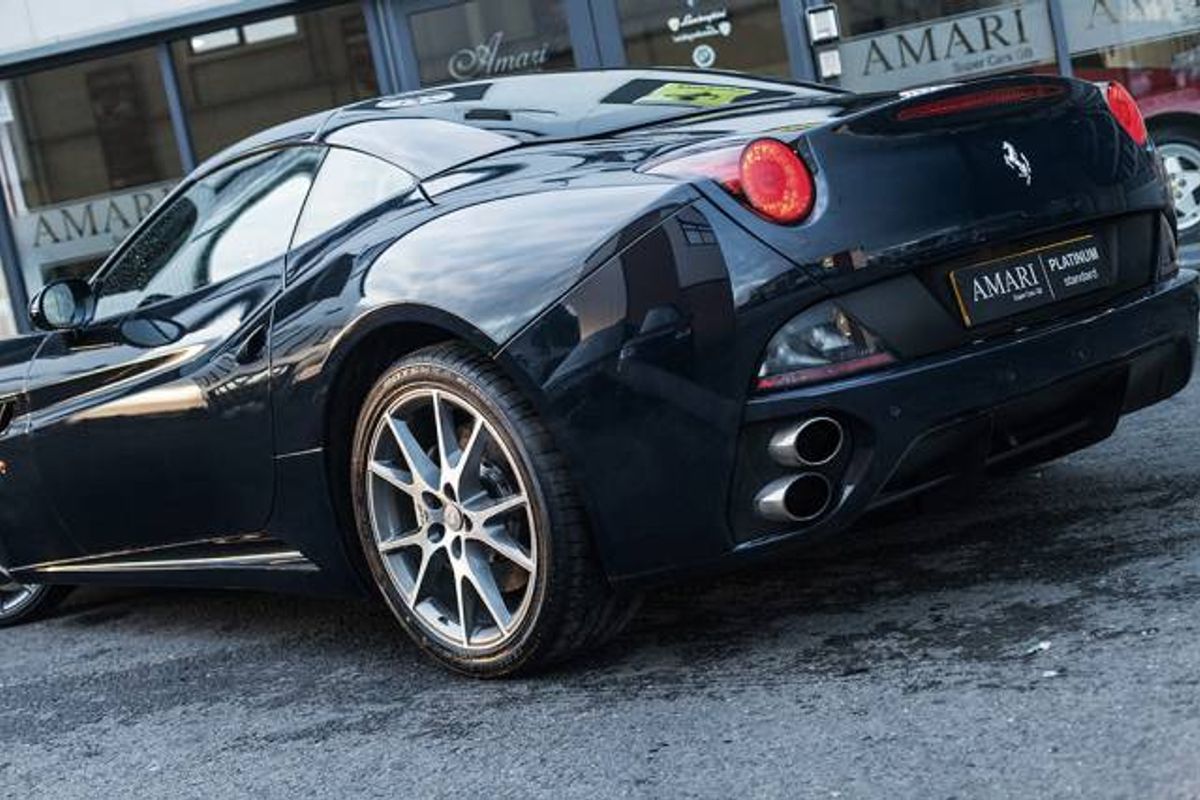FERRARI California F1