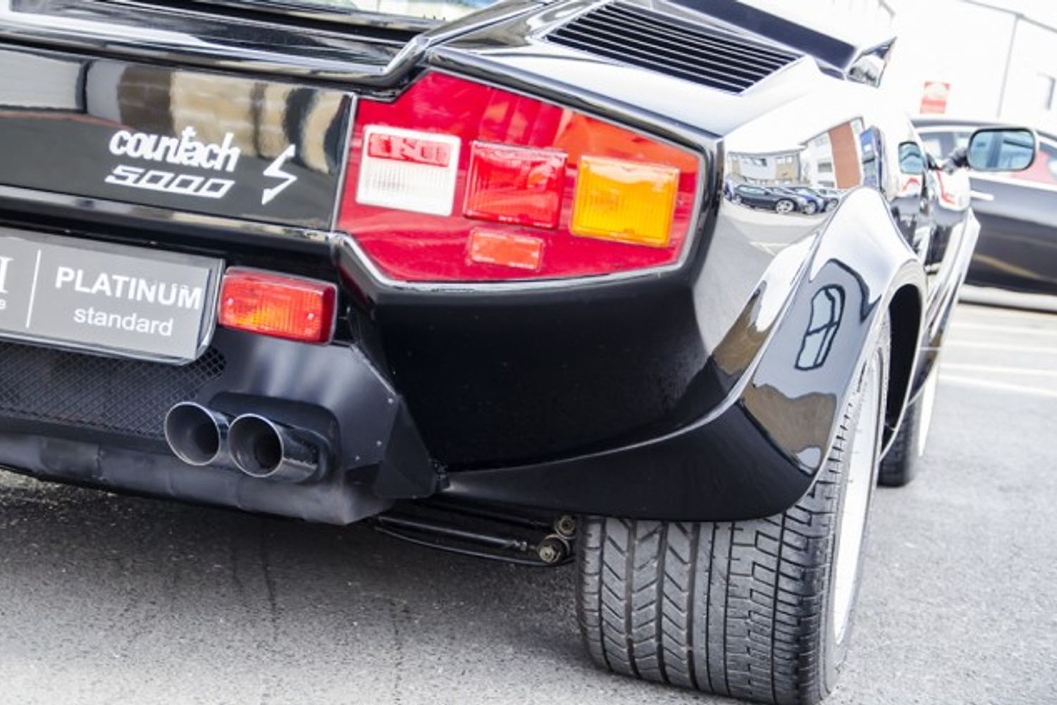 LAMBORGHINI COUNTACH 5000S