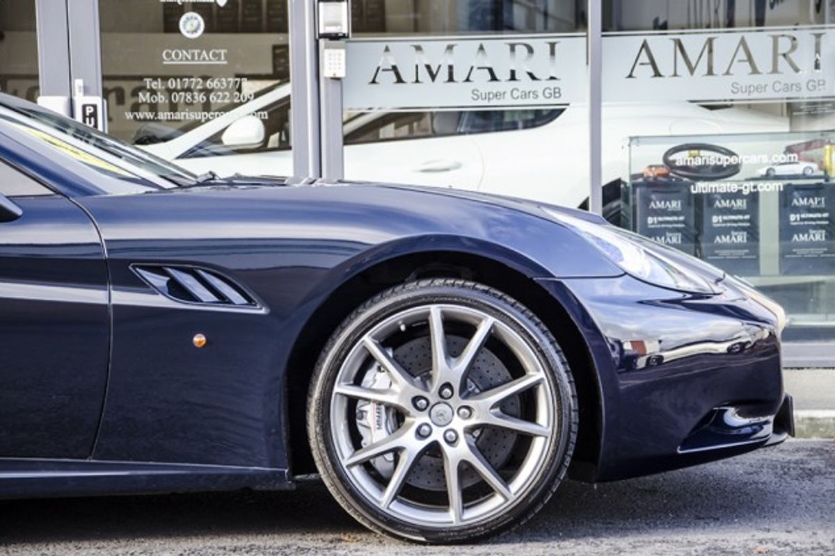 FERRARI California F1