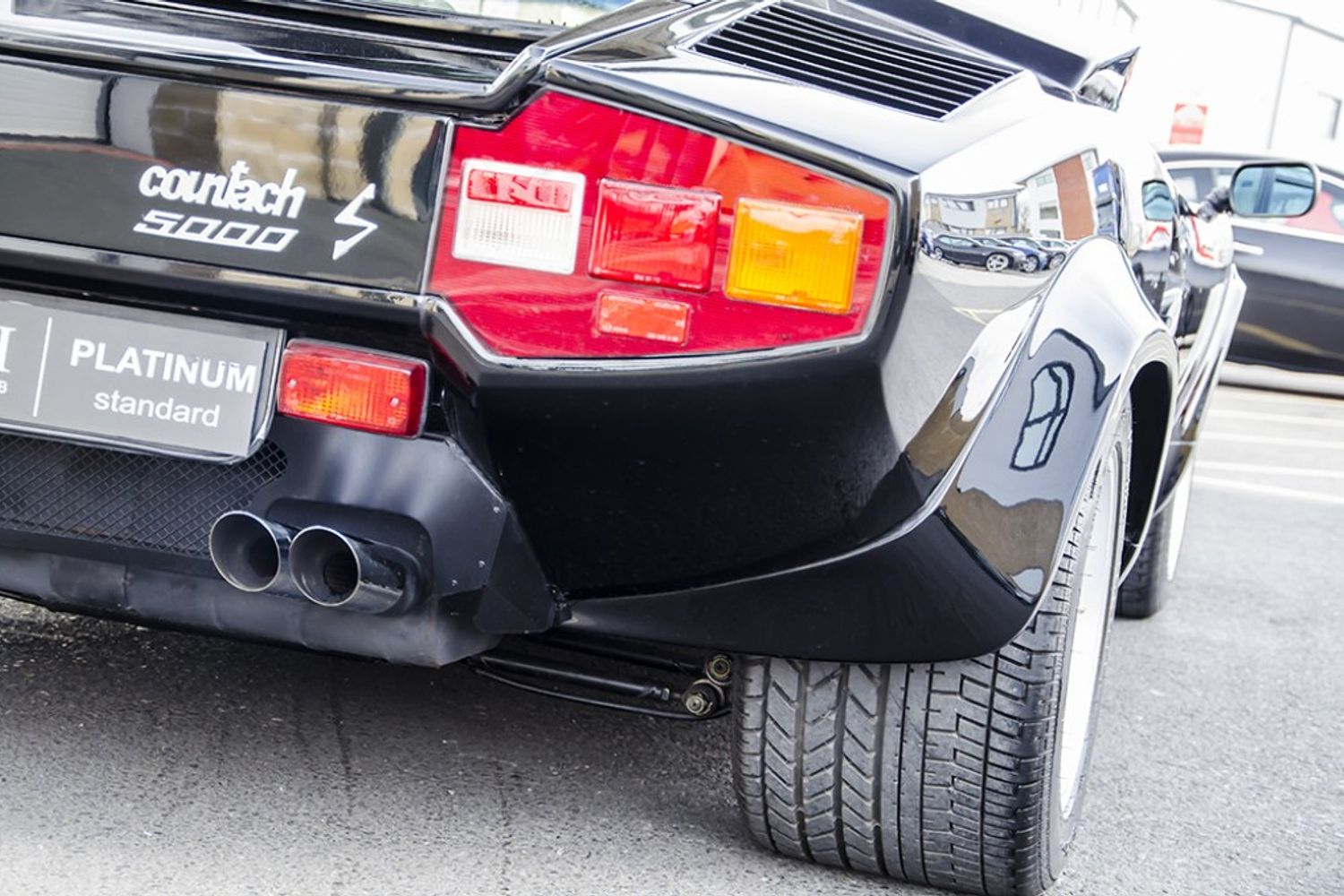 LAMBORGHINI COUNTACH 5000S
