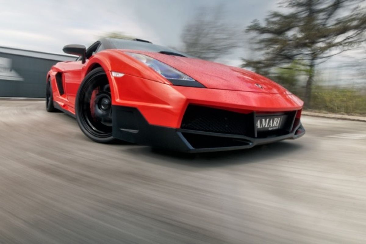 LAMBORGHINI Invidia Wide Arch Conversion