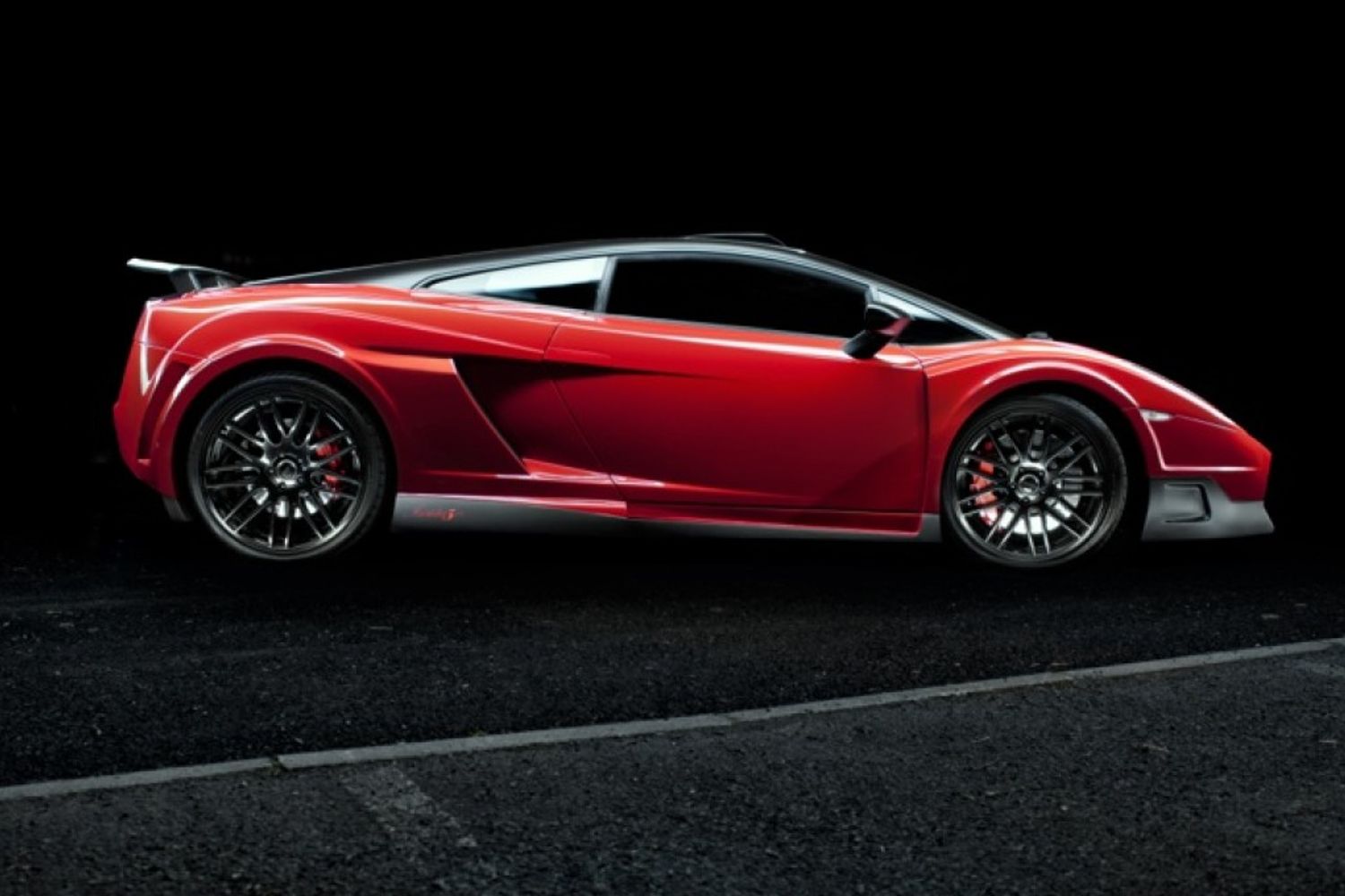 LAMBORGHINI Invidia Wide Arch Conversion