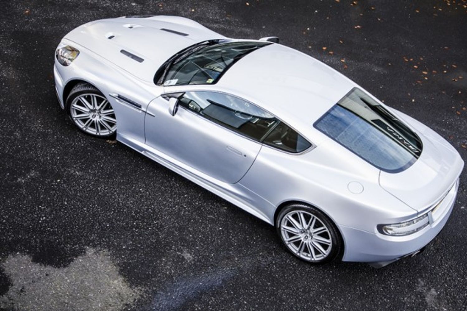 ASTON MARTIN DBS COUPE V12