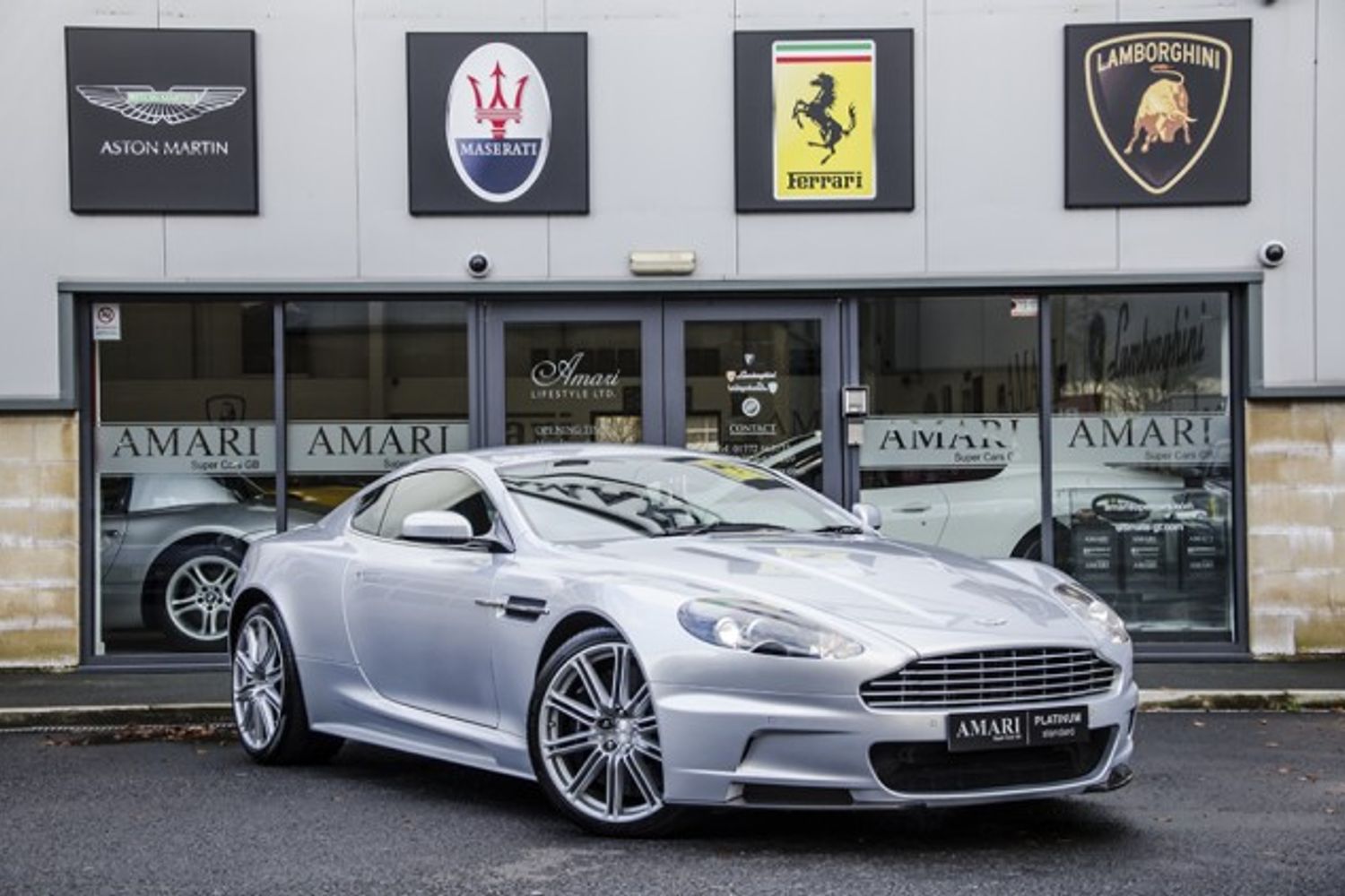 ASTON MARTIN DBS COUPE V12