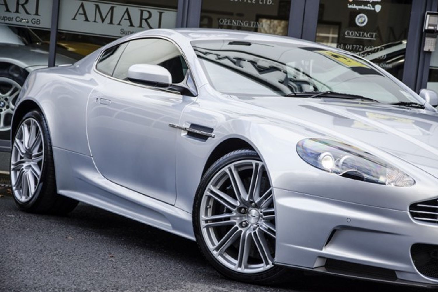 ASTON MARTIN DBS COUPE V12