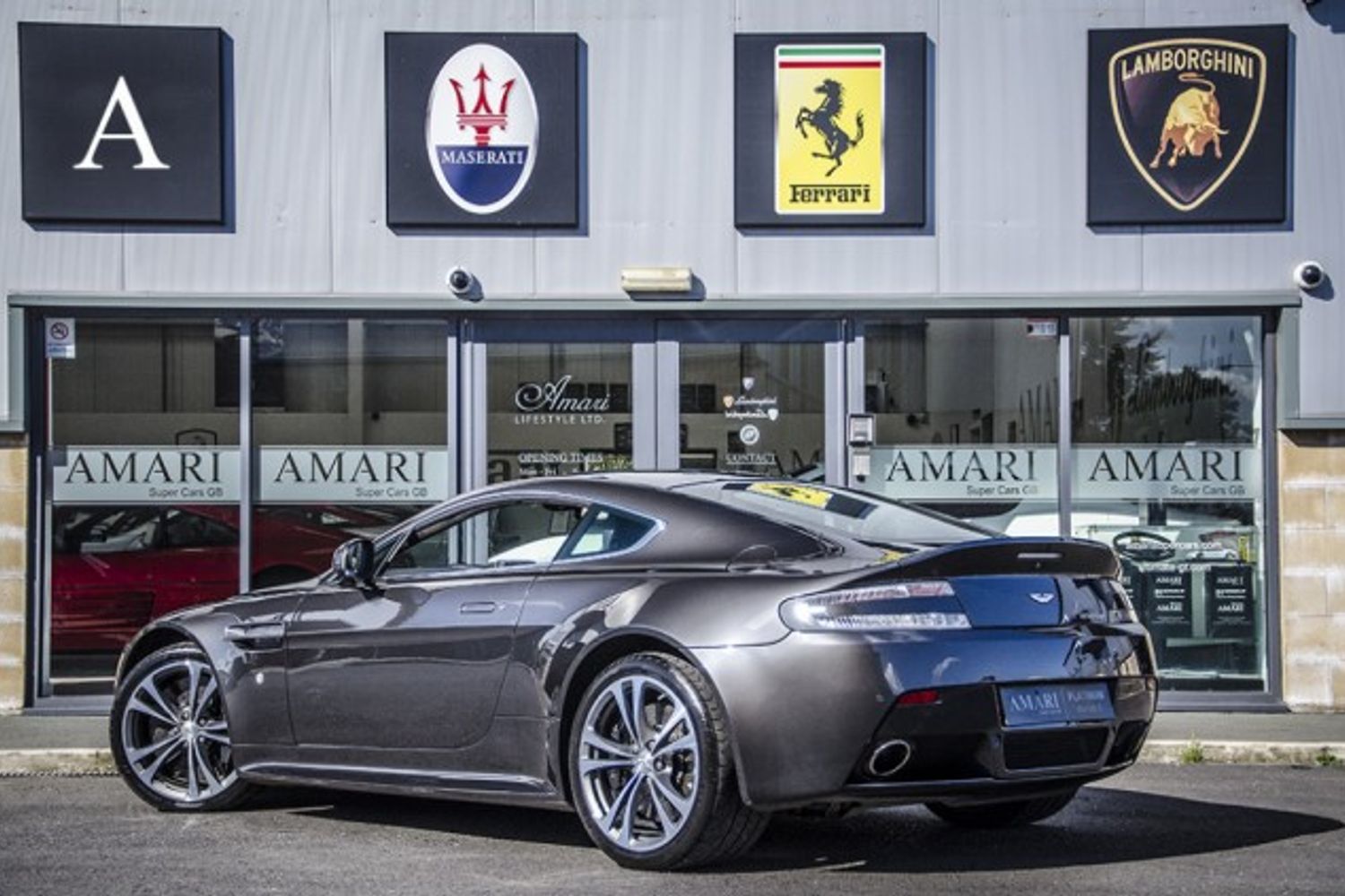 ASTON MARTIN V12 VANTAGE COUPE SPECIAL EDITIONS 2dr