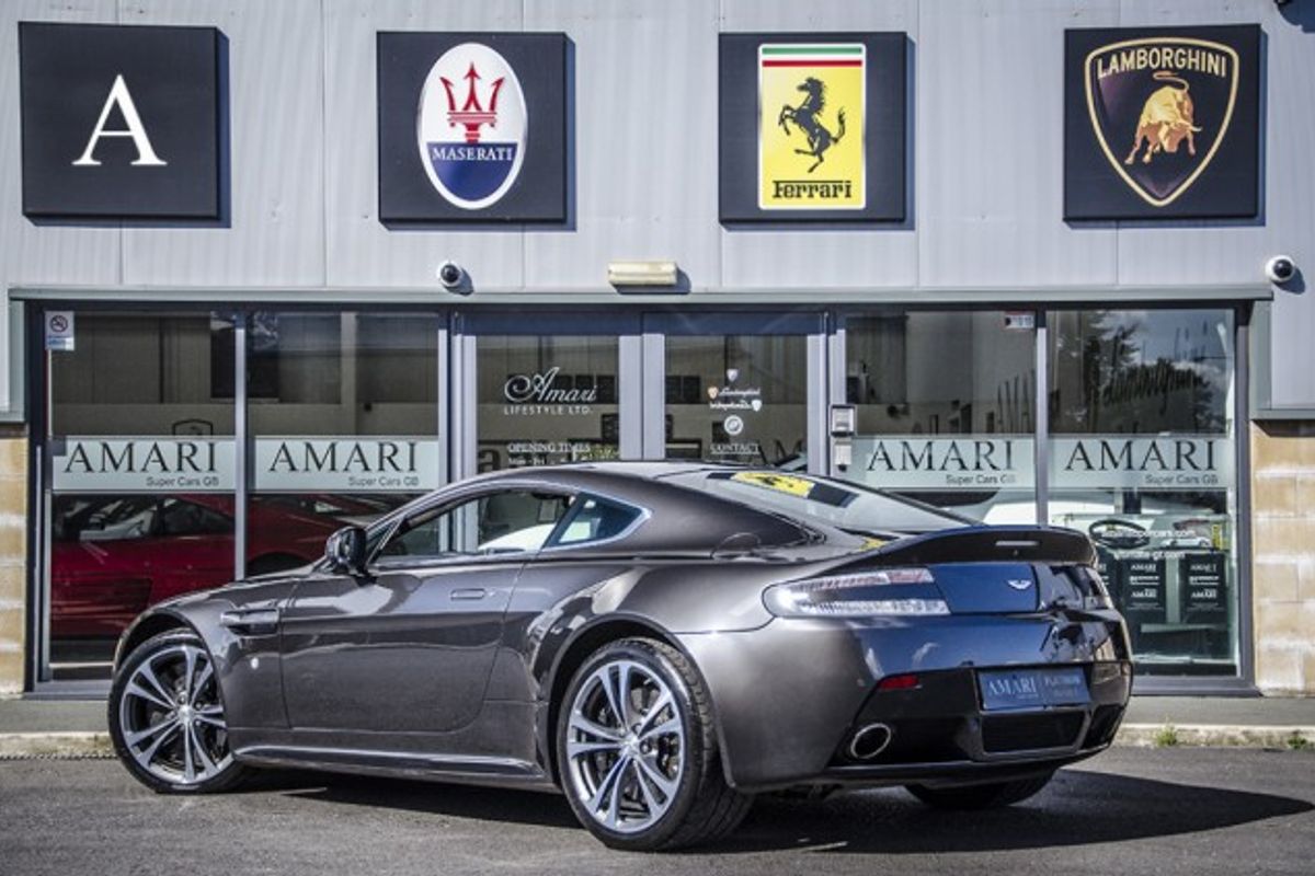 ASTON MARTIN V12 VANTAGE COUPE SPECIAL EDITIONS 2dr