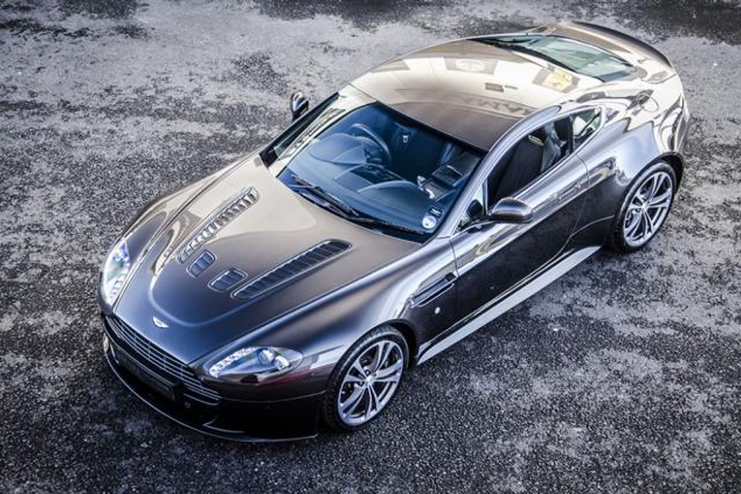 ASTON MARTIN V12 VANTAGE COUPE SPECIAL EDITIONS 2dr