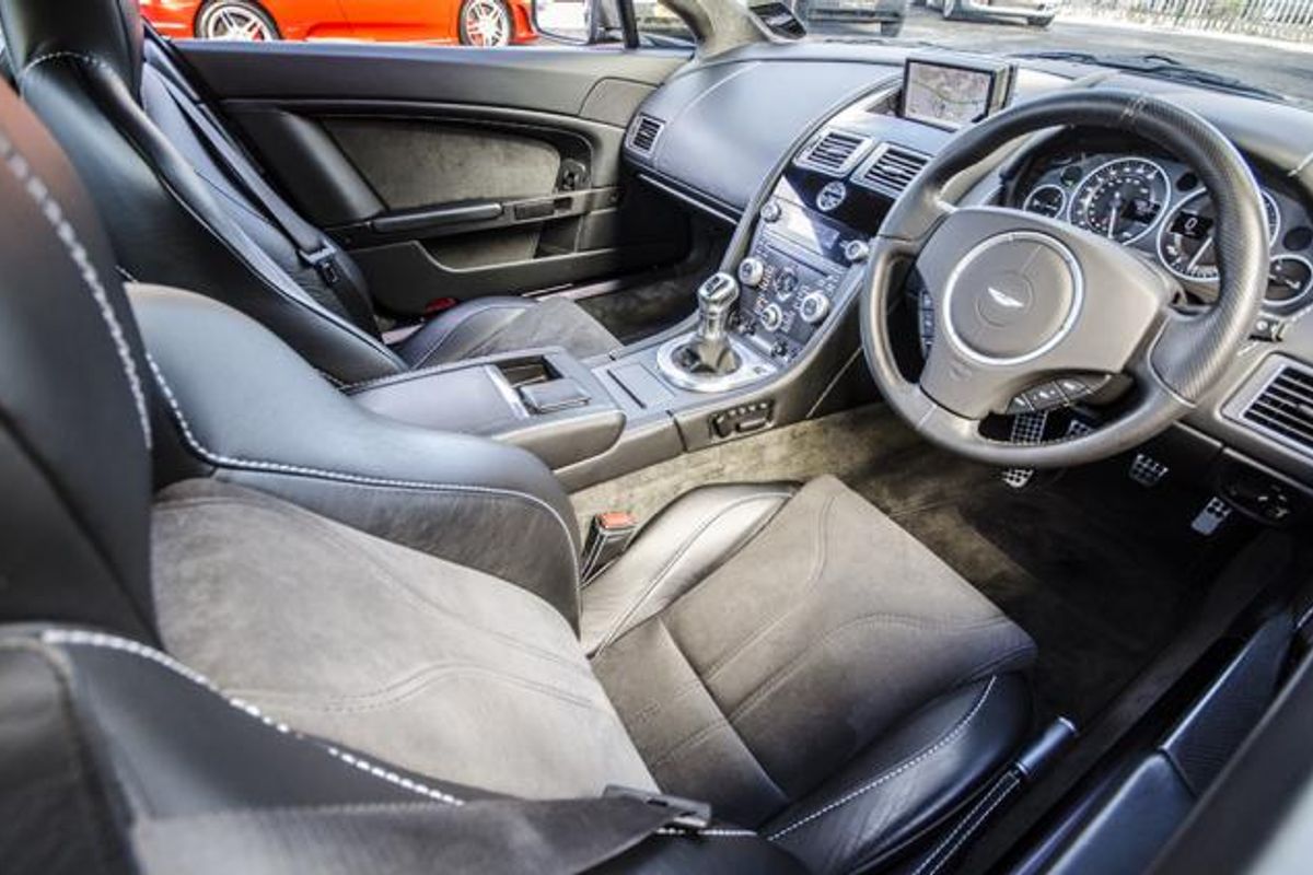 ASTON MARTIN V12 VANTAGE COUPE SPECIAL EDITIONS 2dr