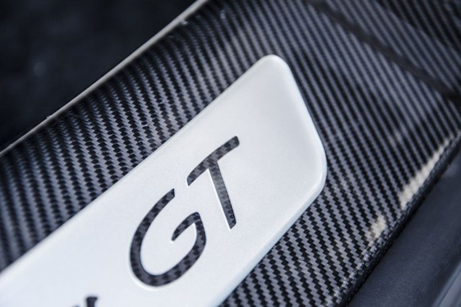 PORSCHE Carrera  GT