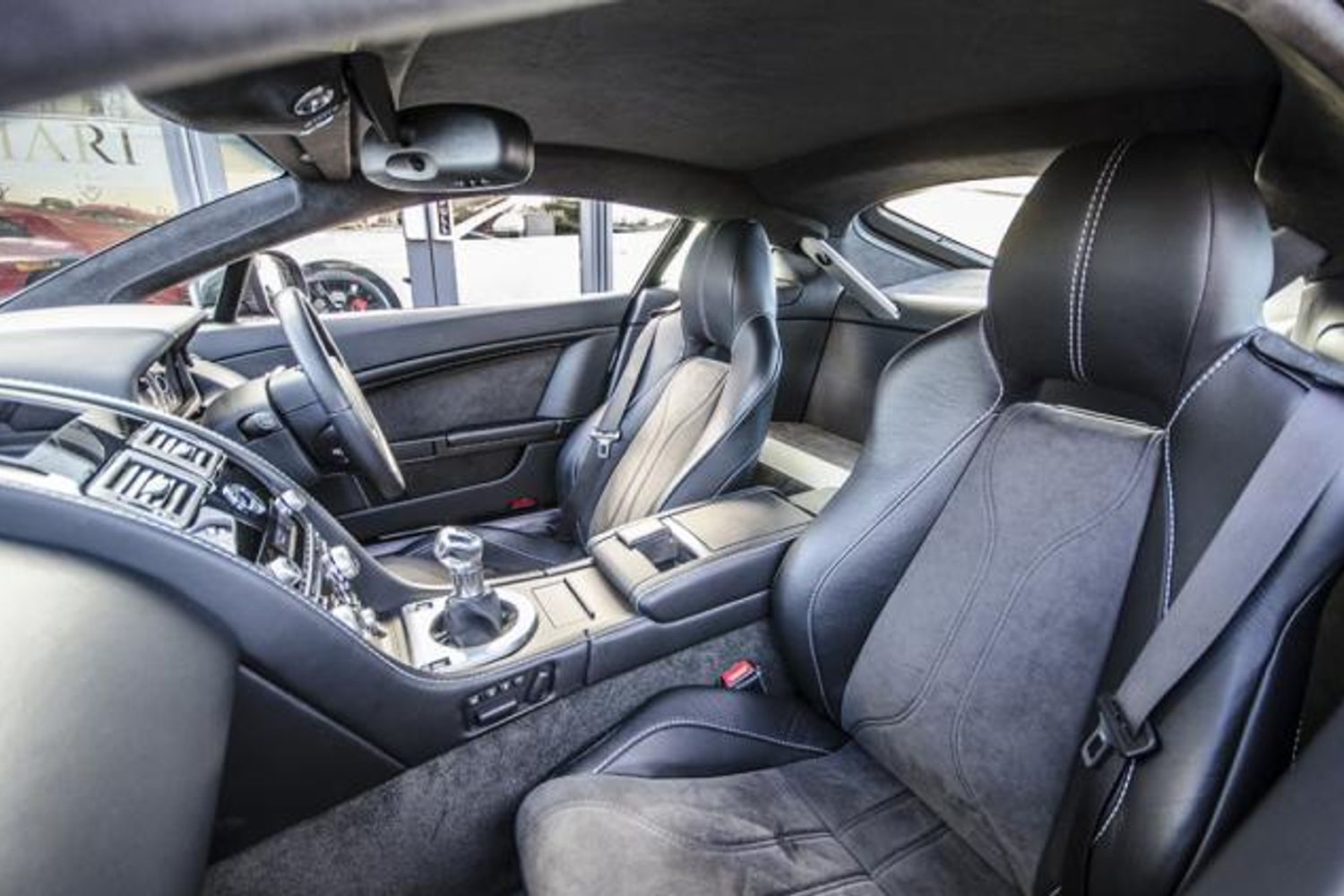 ASTON MARTIN V12 VANTAGE COUPE SPECIAL EDITIONS 2dr