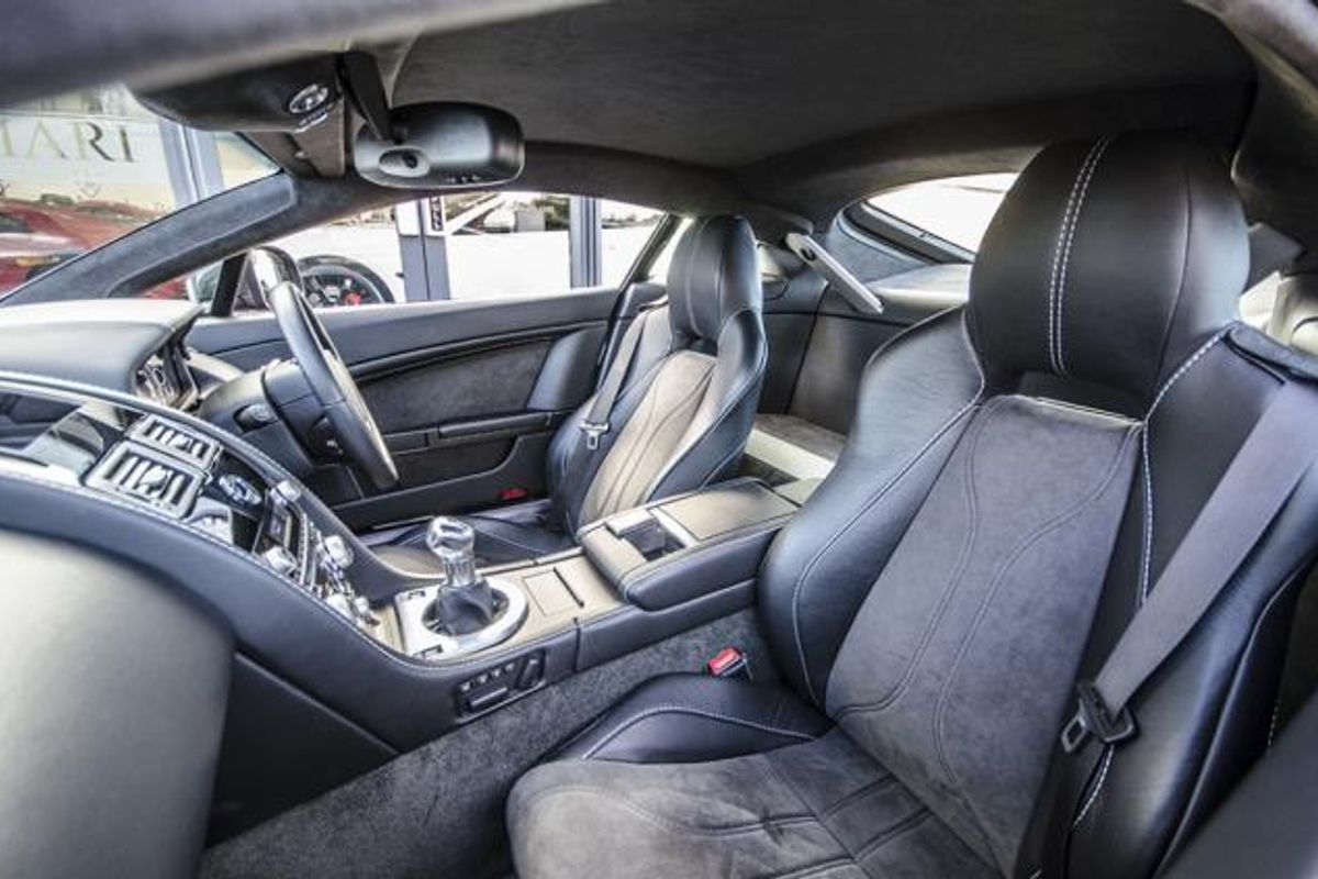 ASTON MARTIN V12 VANTAGE COUPE SPECIAL EDITIONS 2dr