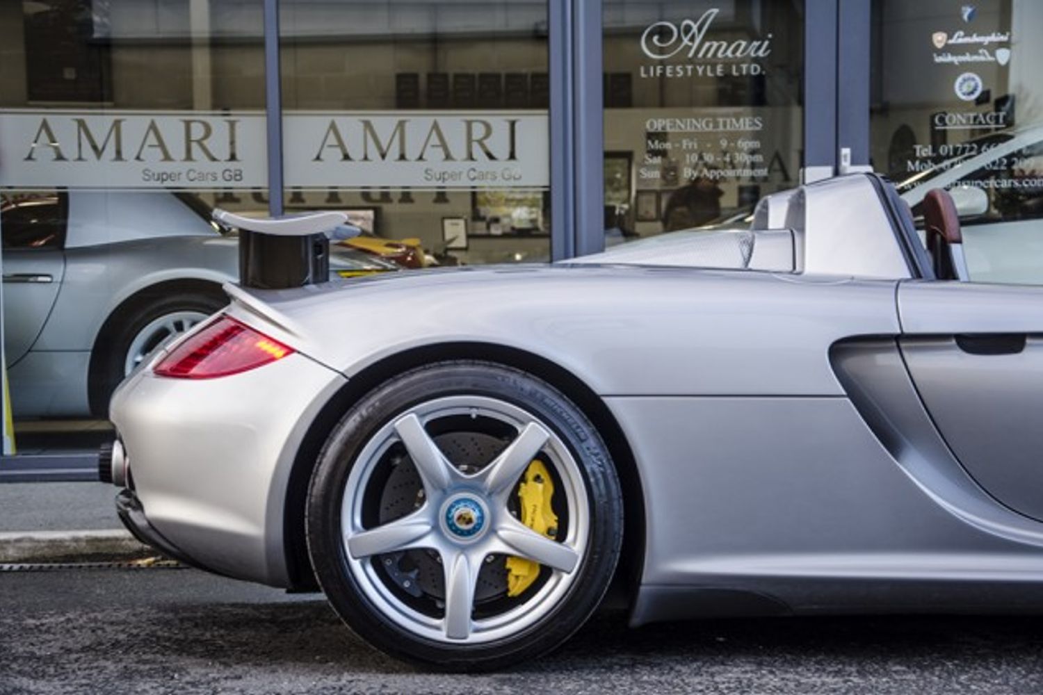 PORSCHE Carrera  GT