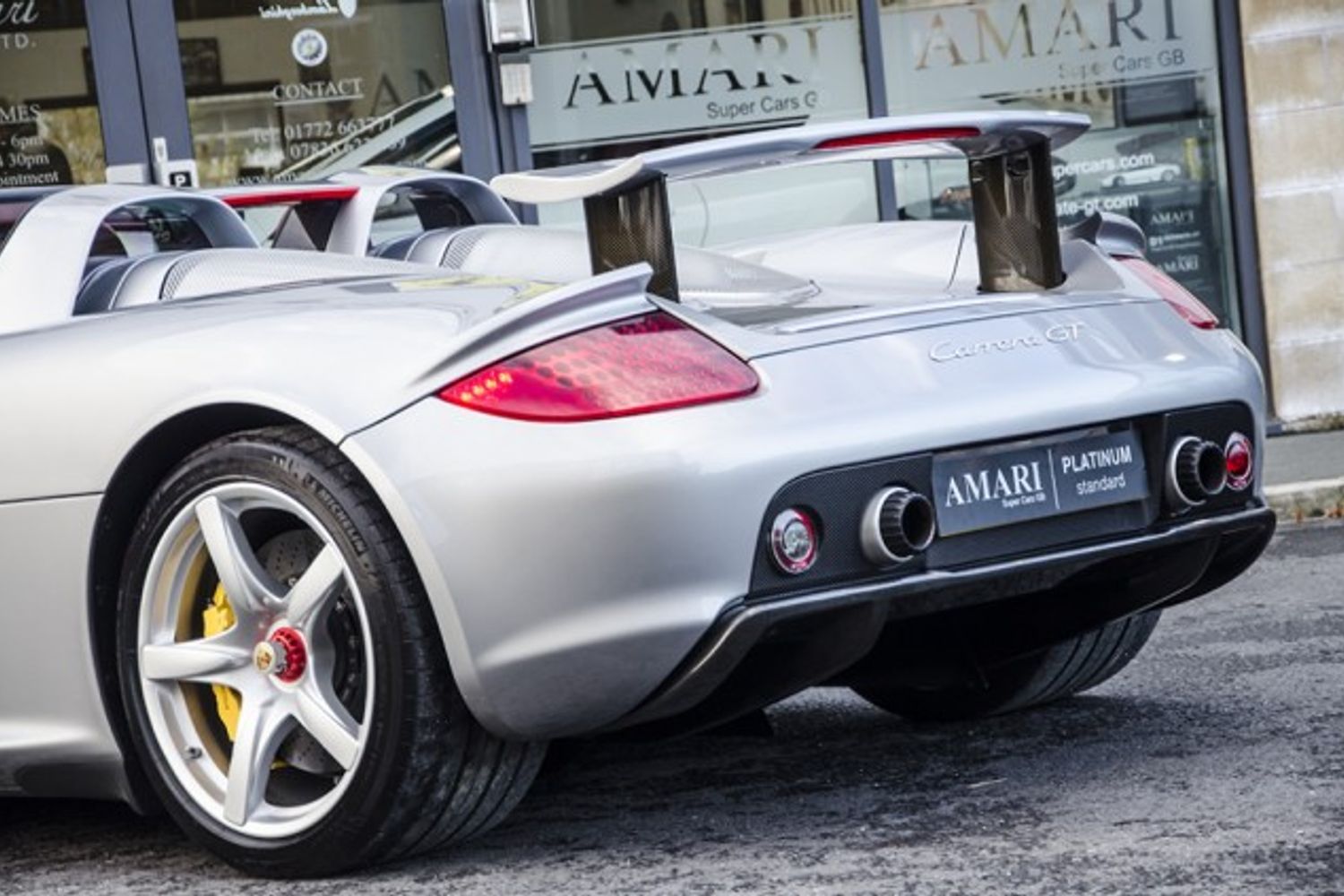 PORSCHE Carrera  GT