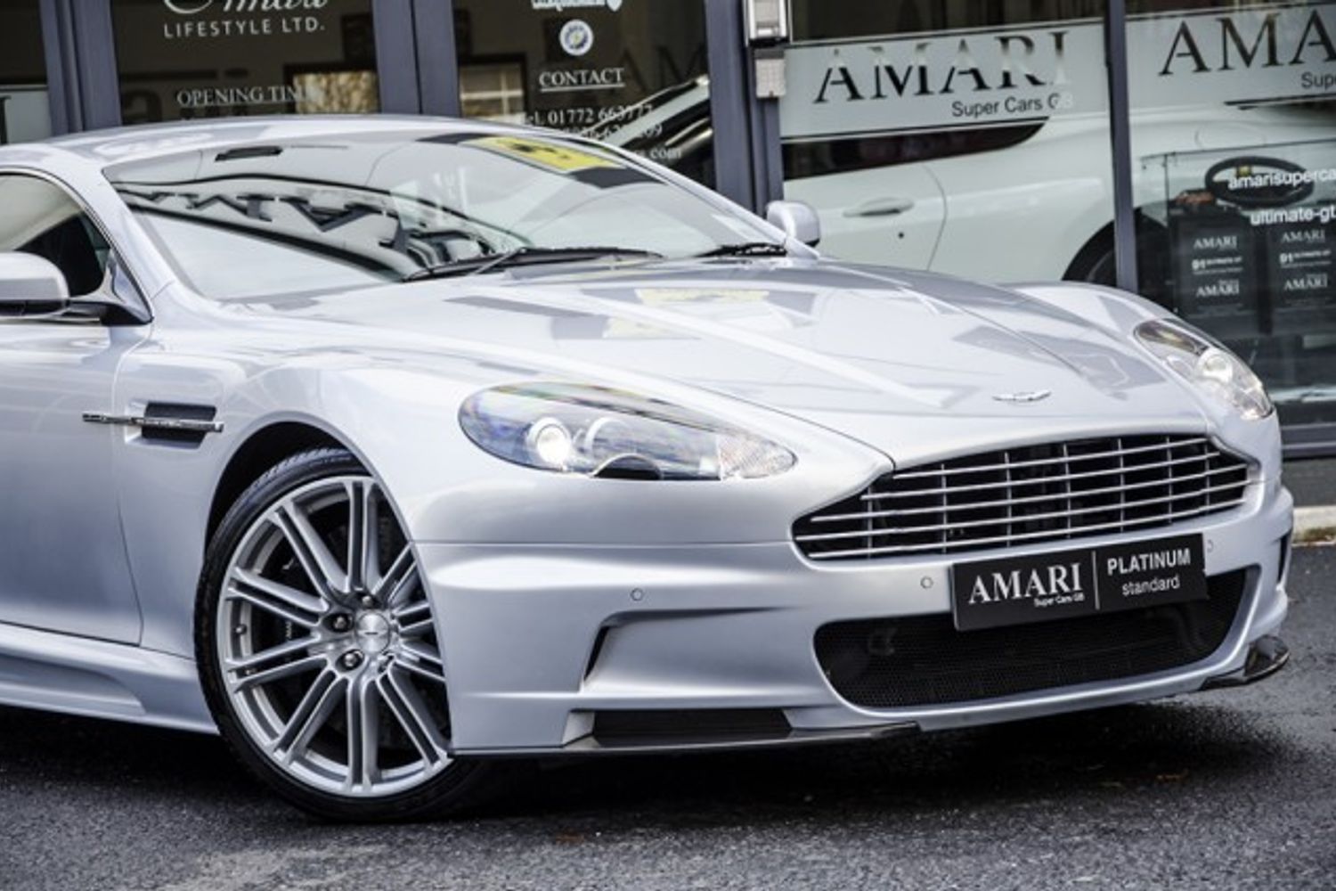 ASTON MARTIN DBS COUPE V12