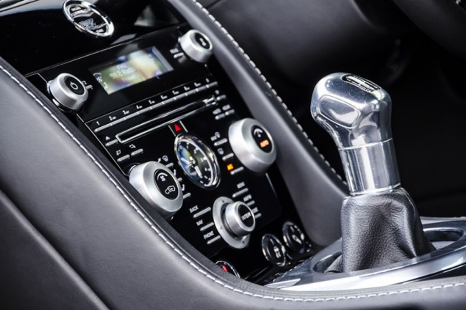 ASTON MARTIN DBS COUPE V12