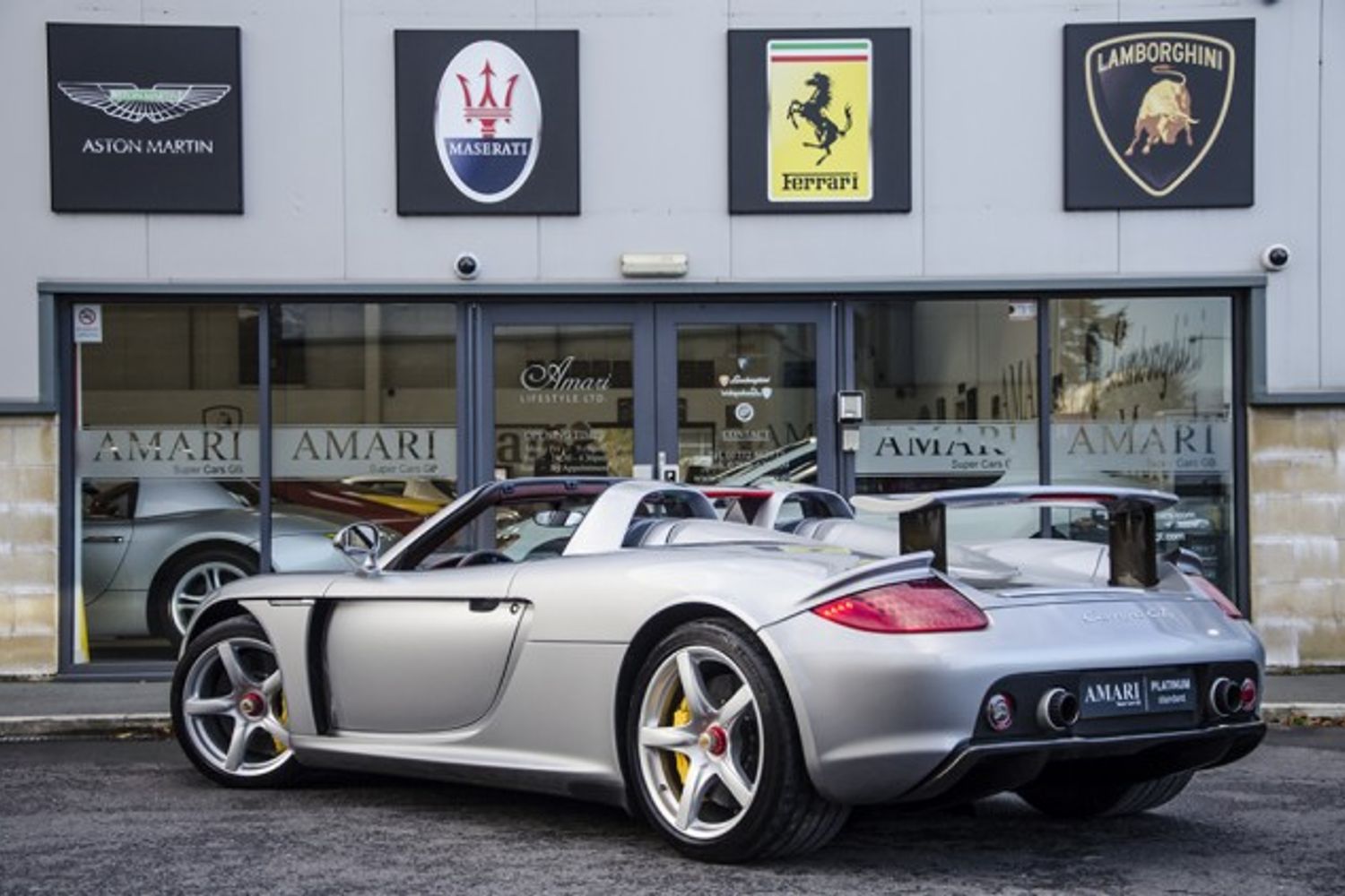 PORSCHE Carrera  GT