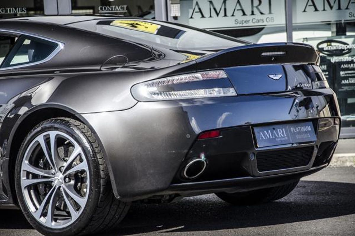 ASTON MARTIN V12 VANTAGE COUPE SPECIAL EDITIONS 2dr
