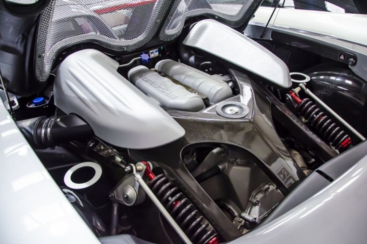 PORSCHE Carrera  GT