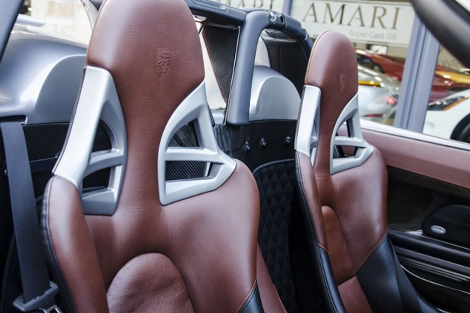 PORSCHE Carrera  GT