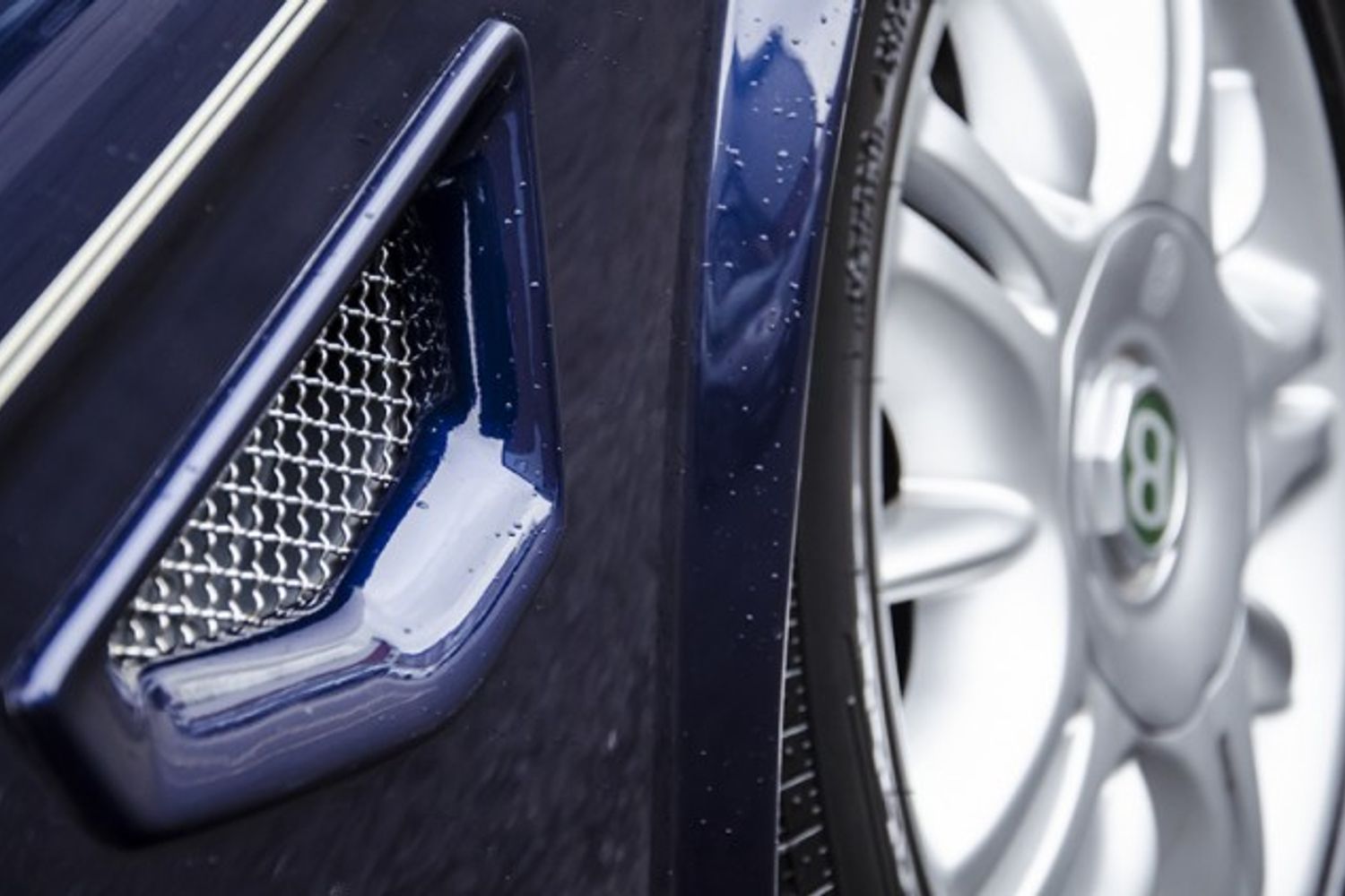 BENTLEY Brooklands Mulliner R