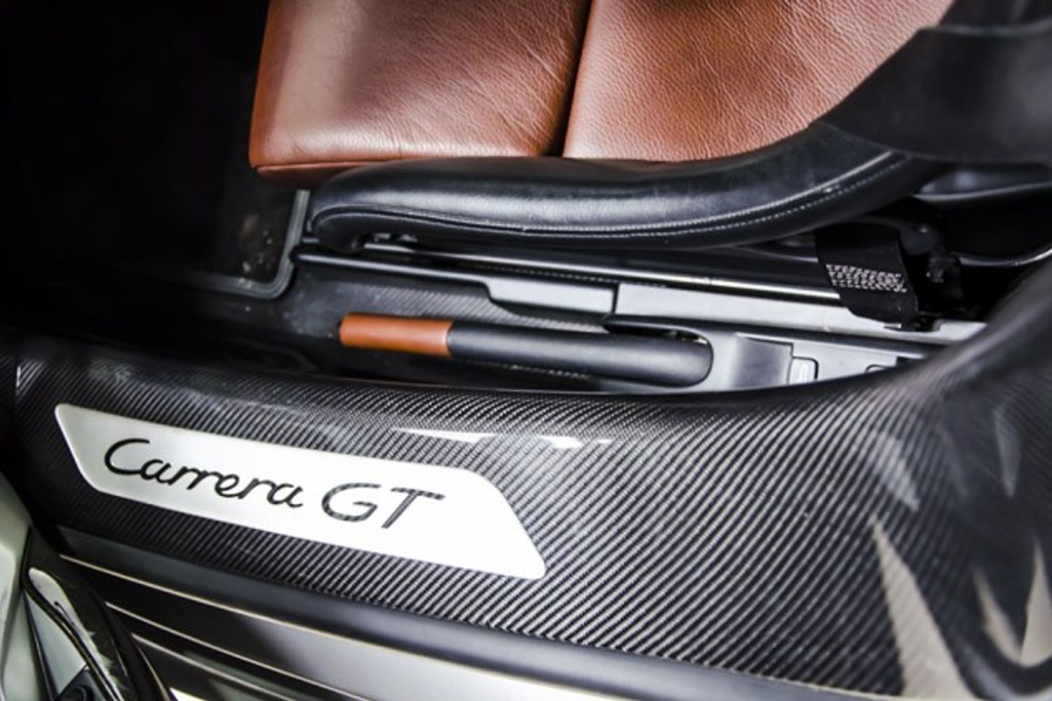 PORSCHE Carrera  GT