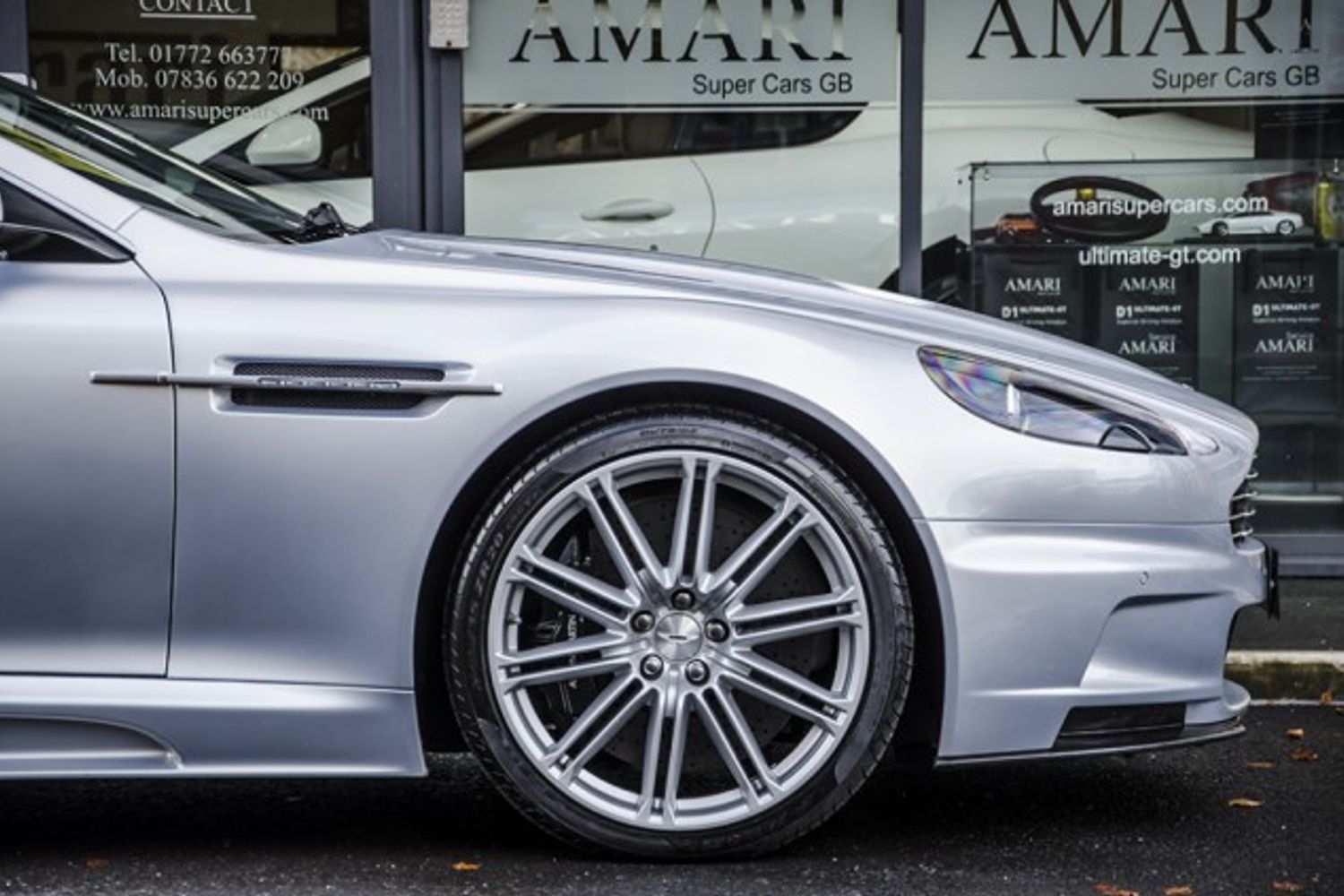 ASTON MARTIN DBS COUPE V12