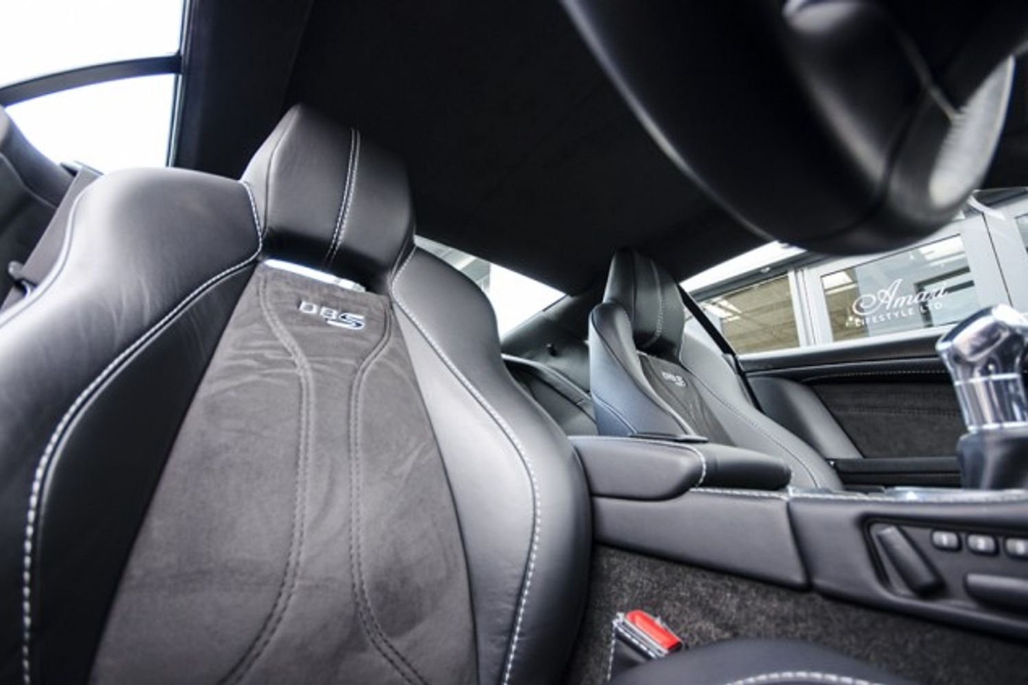 ASTON MARTIN DBS COUPE V12