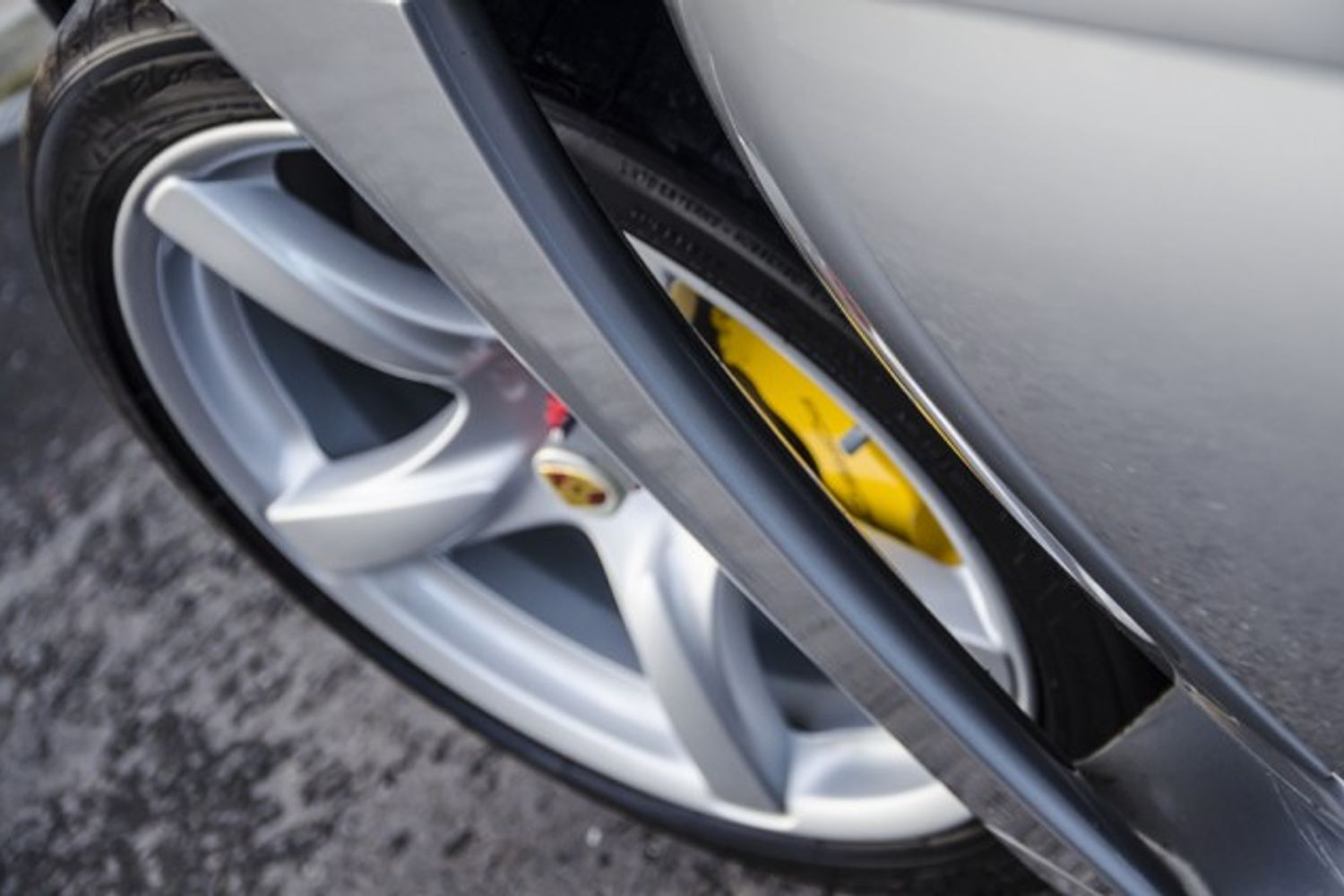 PORSCHE Carrera  GT