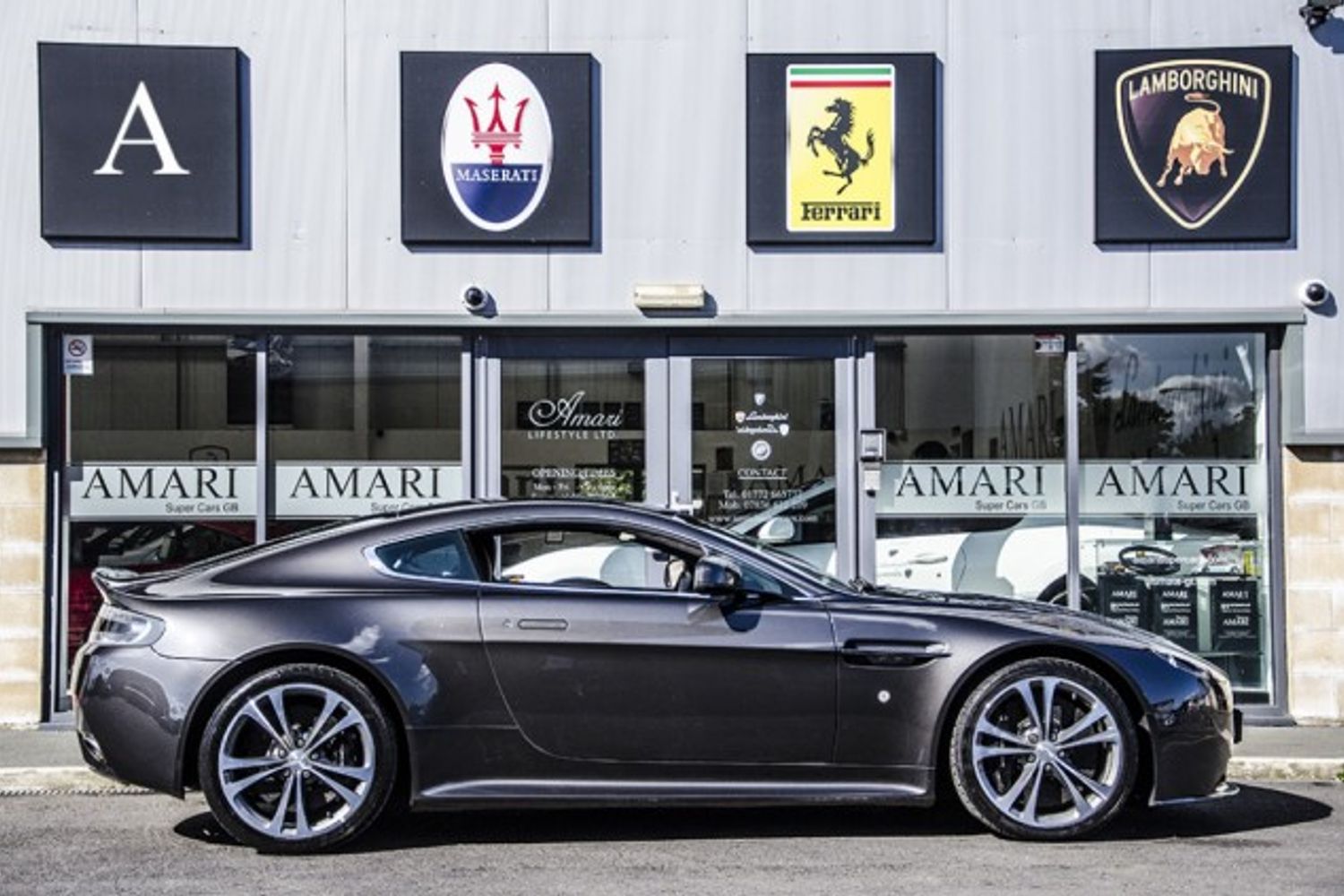 ASTON MARTIN V12 VANTAGE COUPE SPECIAL EDITIONS 2dr