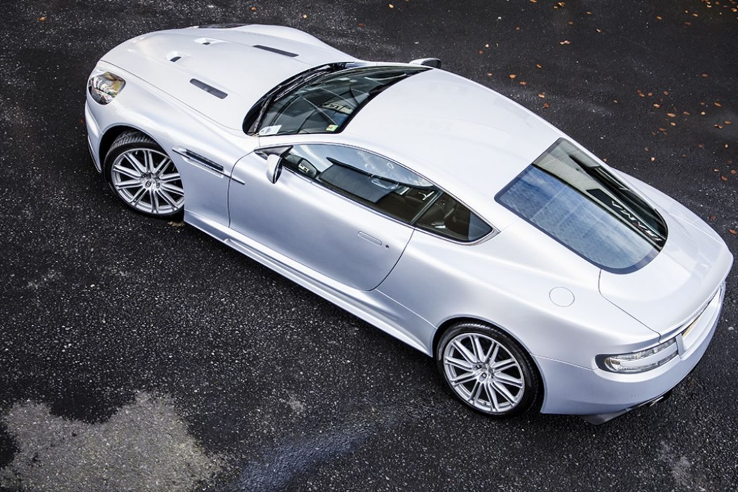 ASTON MARTIN DBS COUPE V12