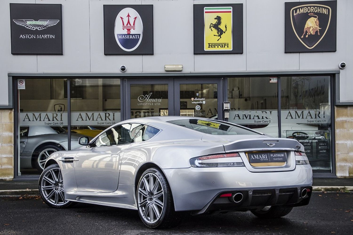 ASTON MARTIN DBS COUPE V12