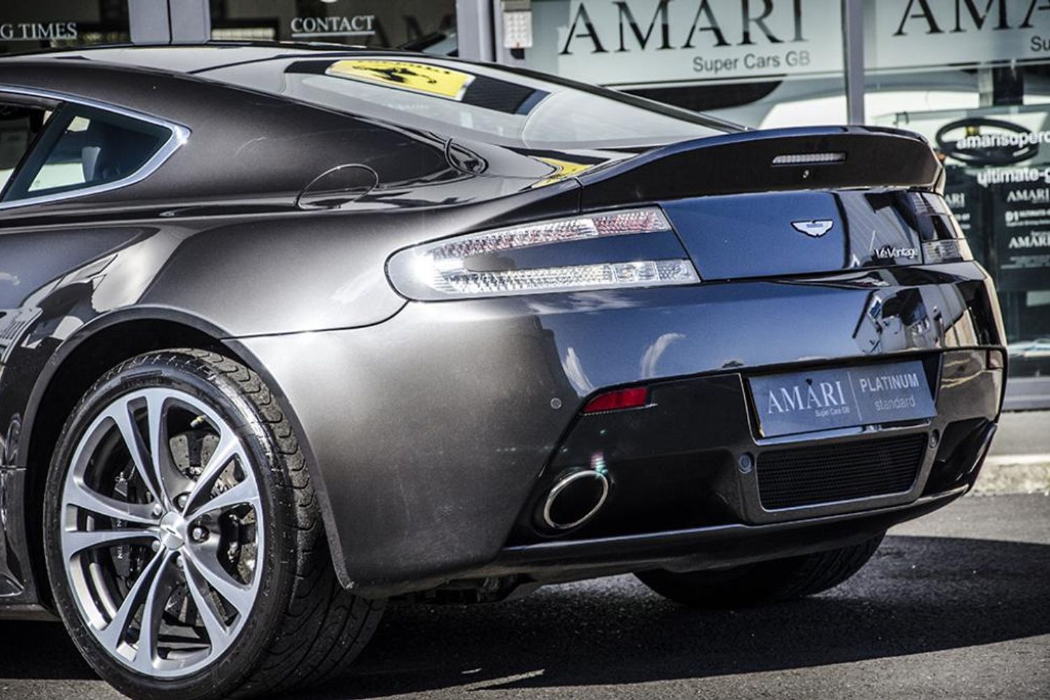 ASTON MARTIN V12 VANTAGE COUPE SPECIAL EDITIONS 2dr