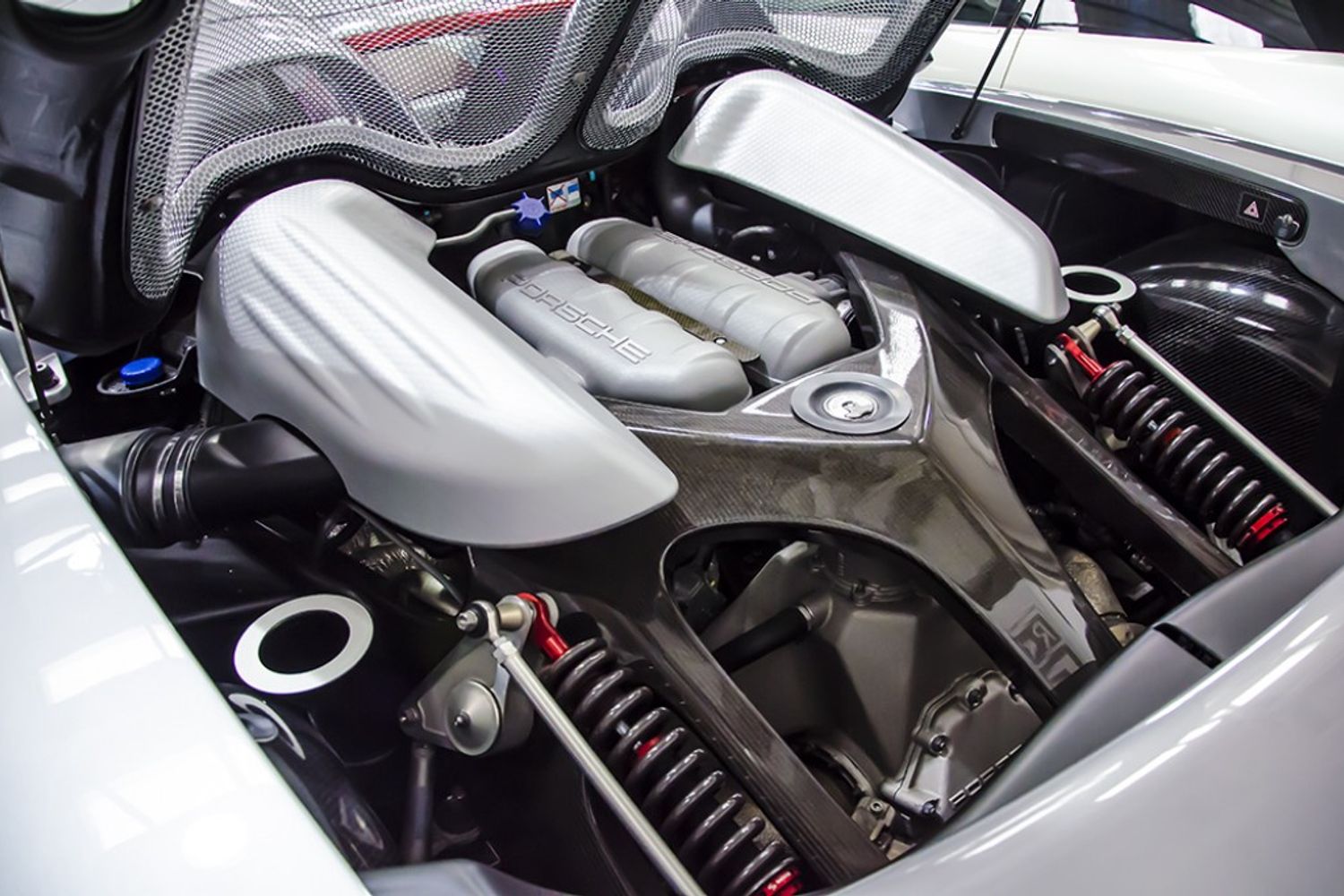 PORSCHE Carrera  GT