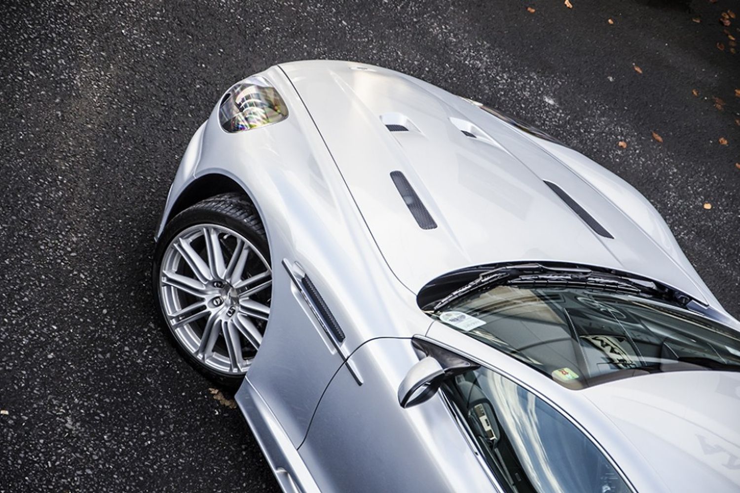 ASTON MARTIN DBS COUPE V12